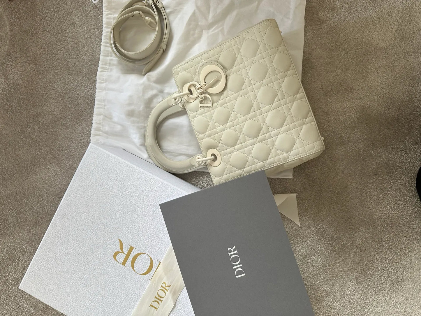 Christian Dior Lady Dior-skinnhandväska