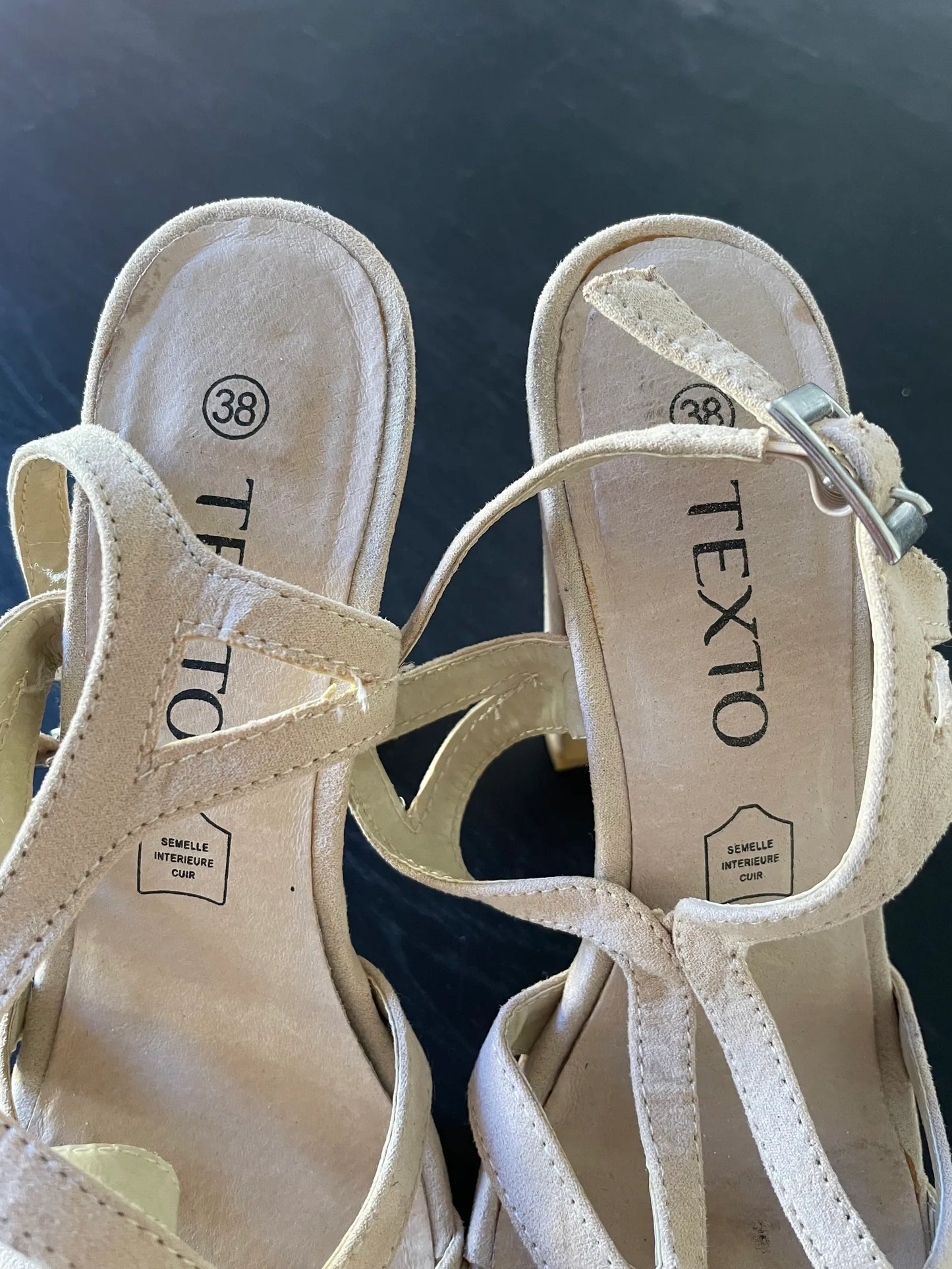 Texto Heels