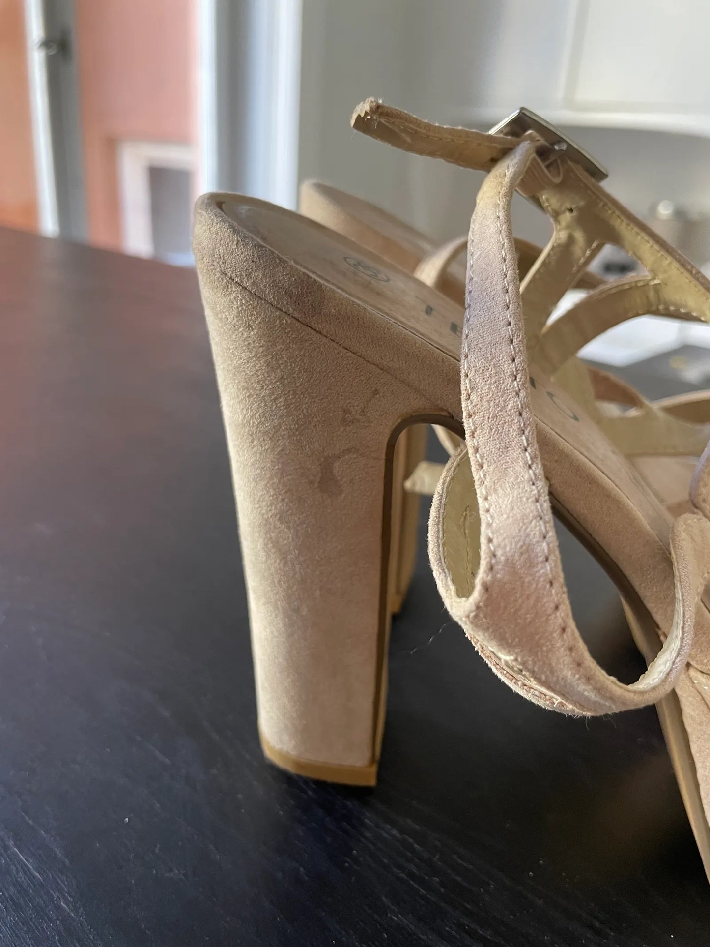 Texto Heels