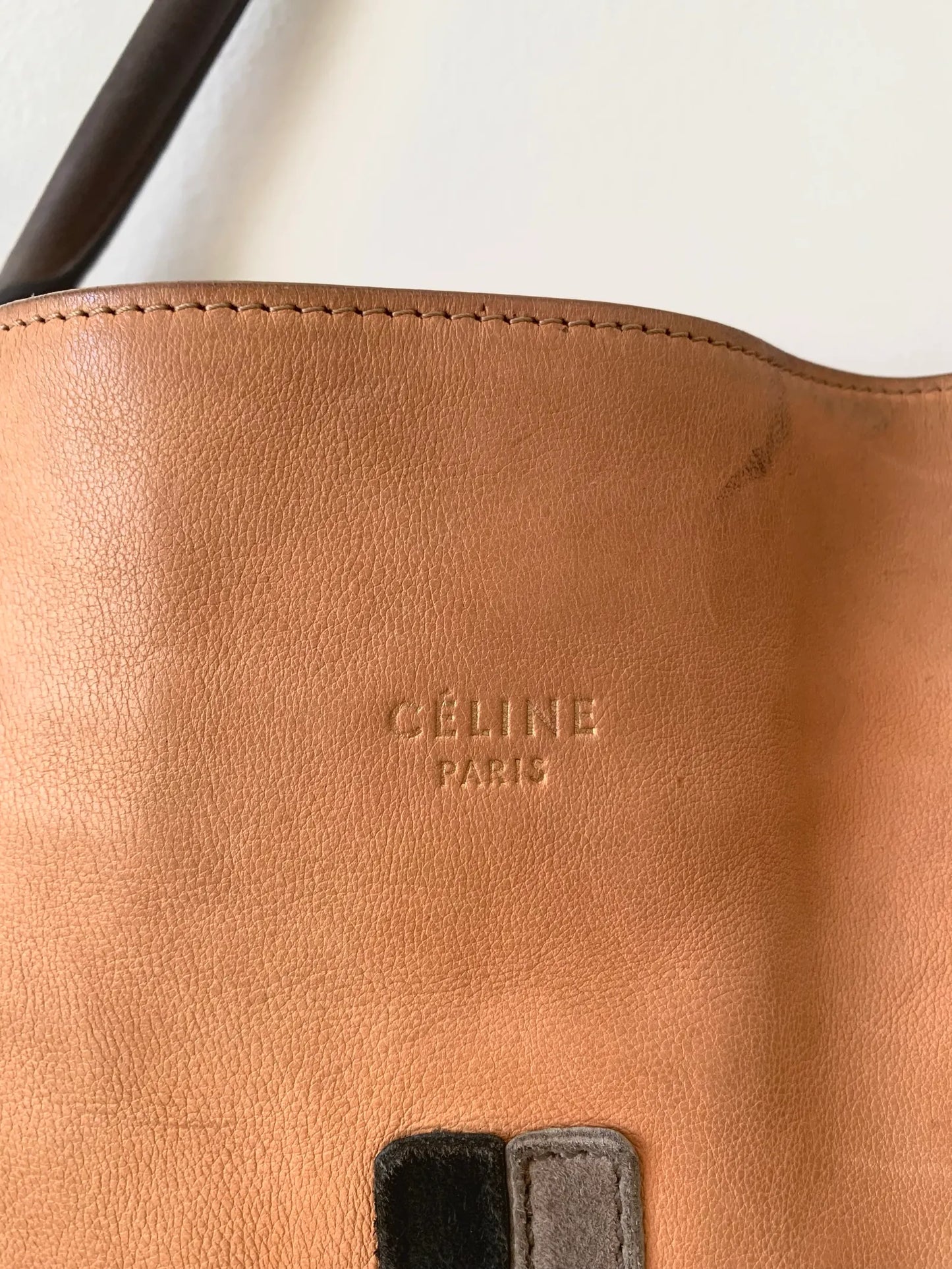 Céline-skinnaxelremsväska