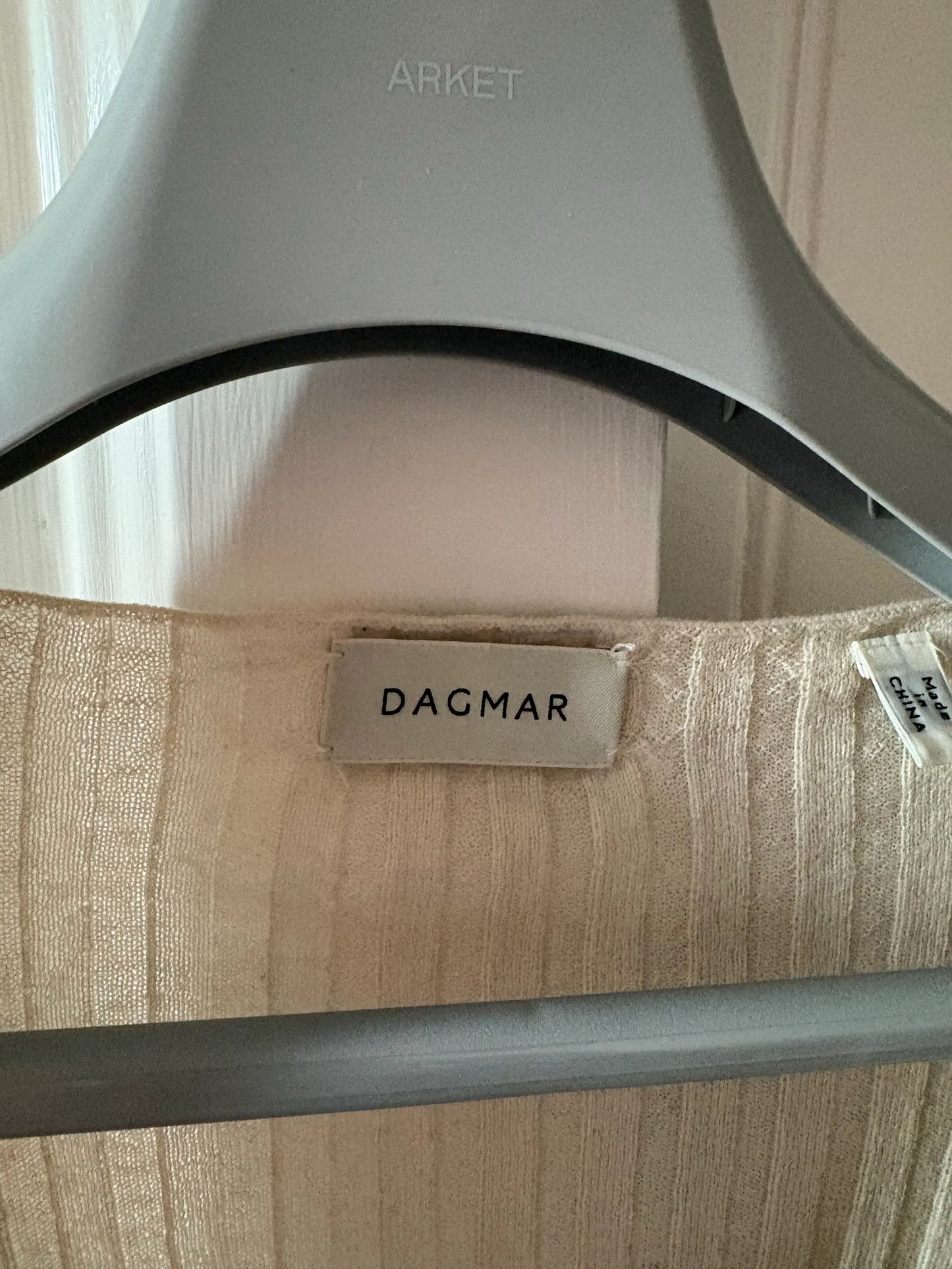 Dagmar Merino V Top