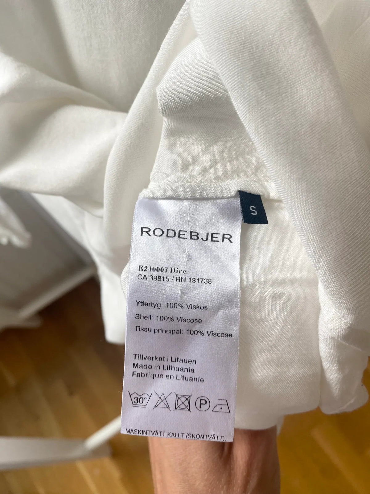 Rodebjer Dice Vit Med Öppen Rygg Blouse