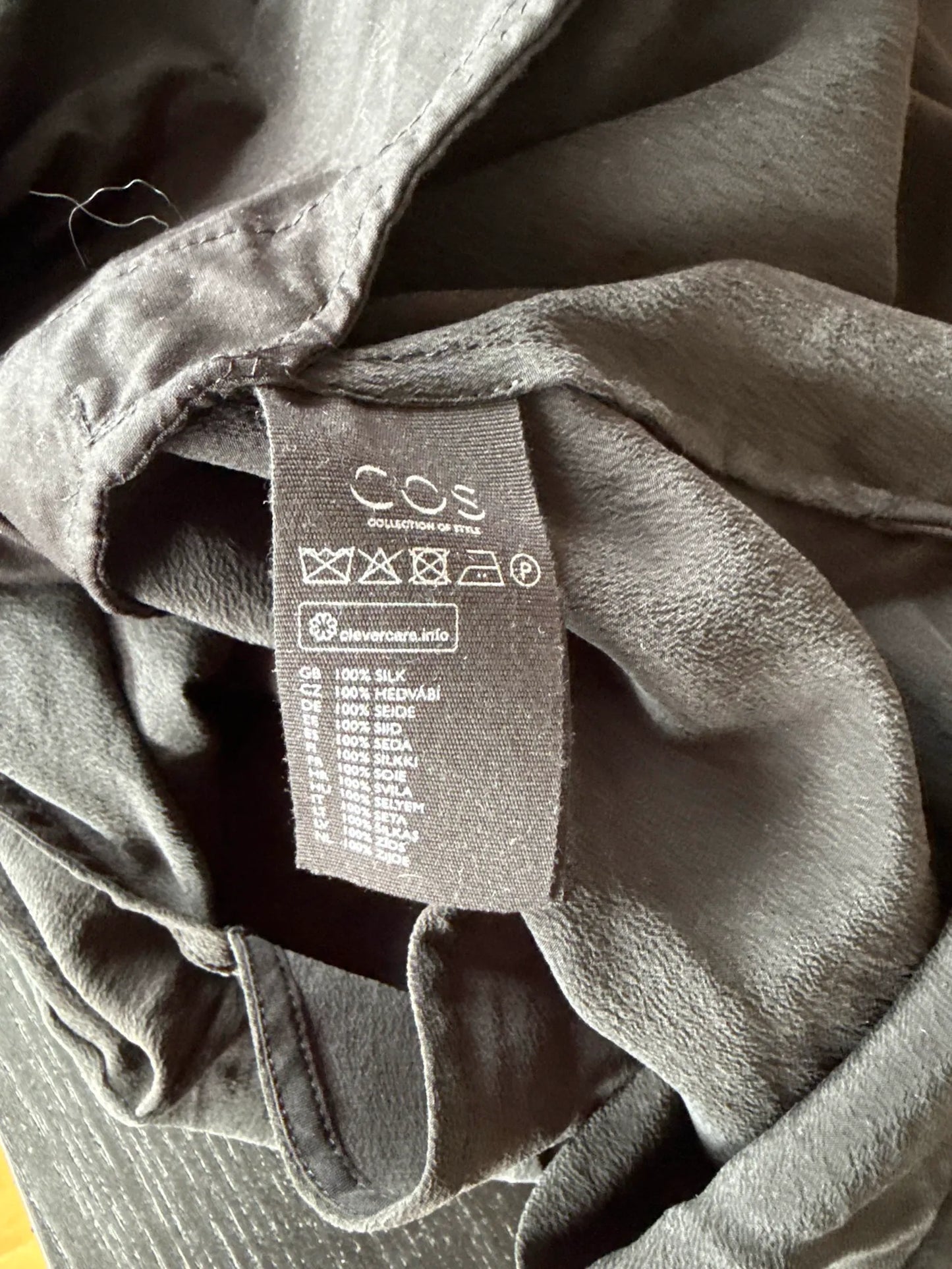 Cos-sidenklänning