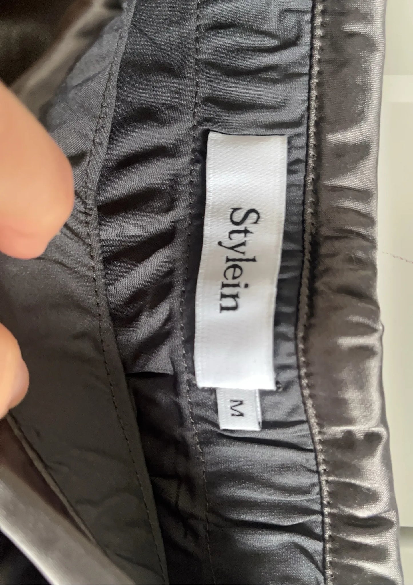 Stylein-sidenkjol NWOT