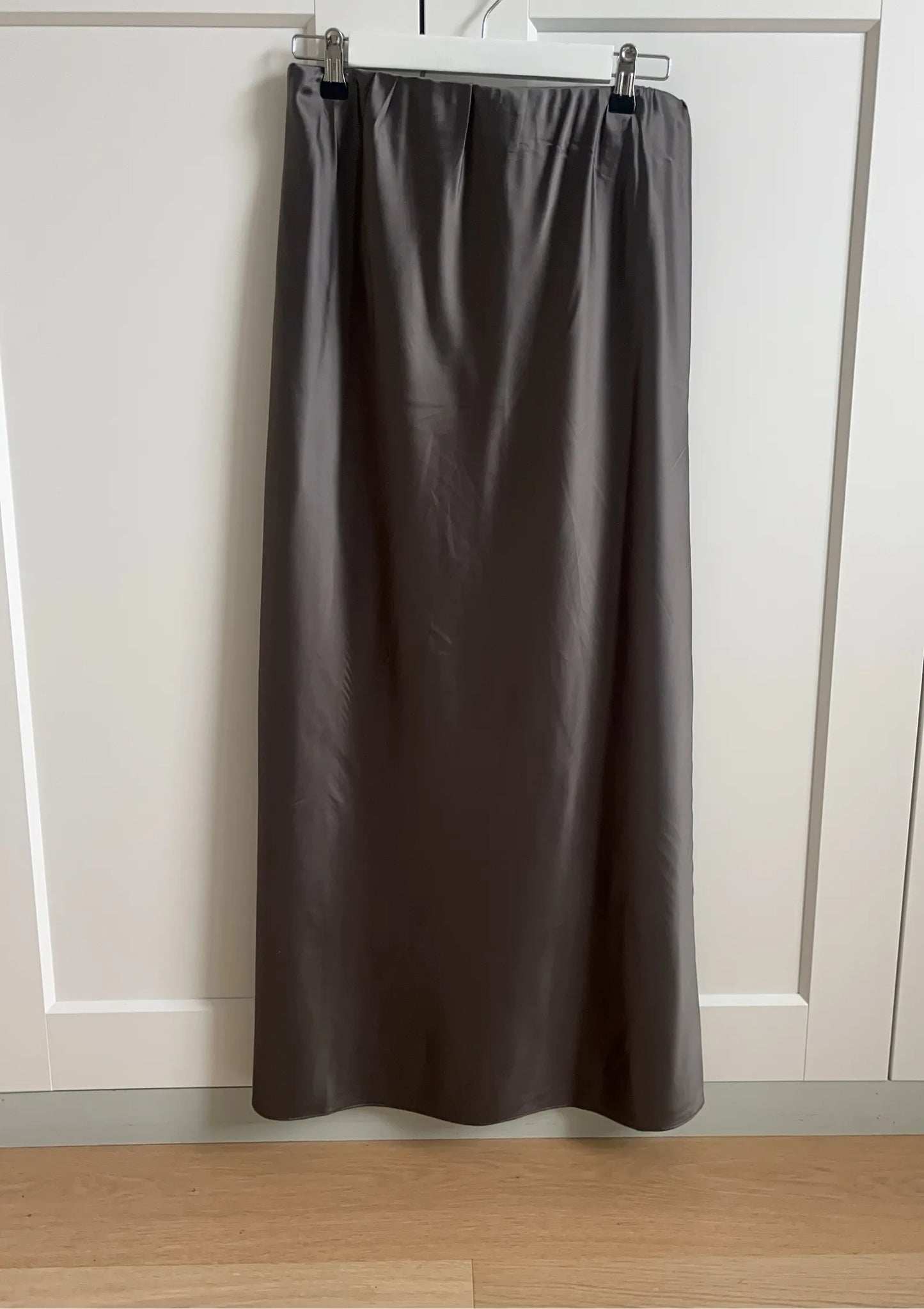 Stylein-sidenkjol NWOT