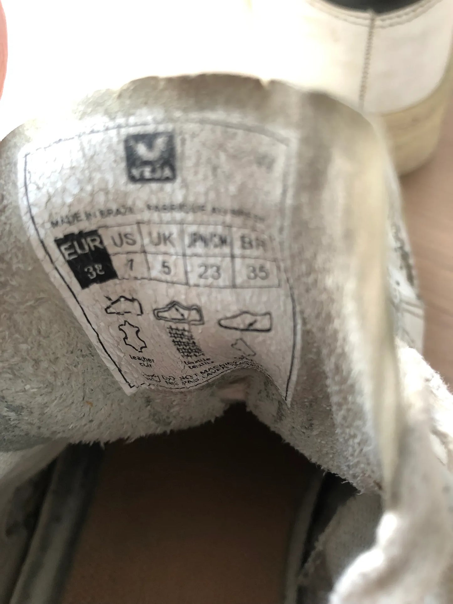 Veja V-10 Sneakers
