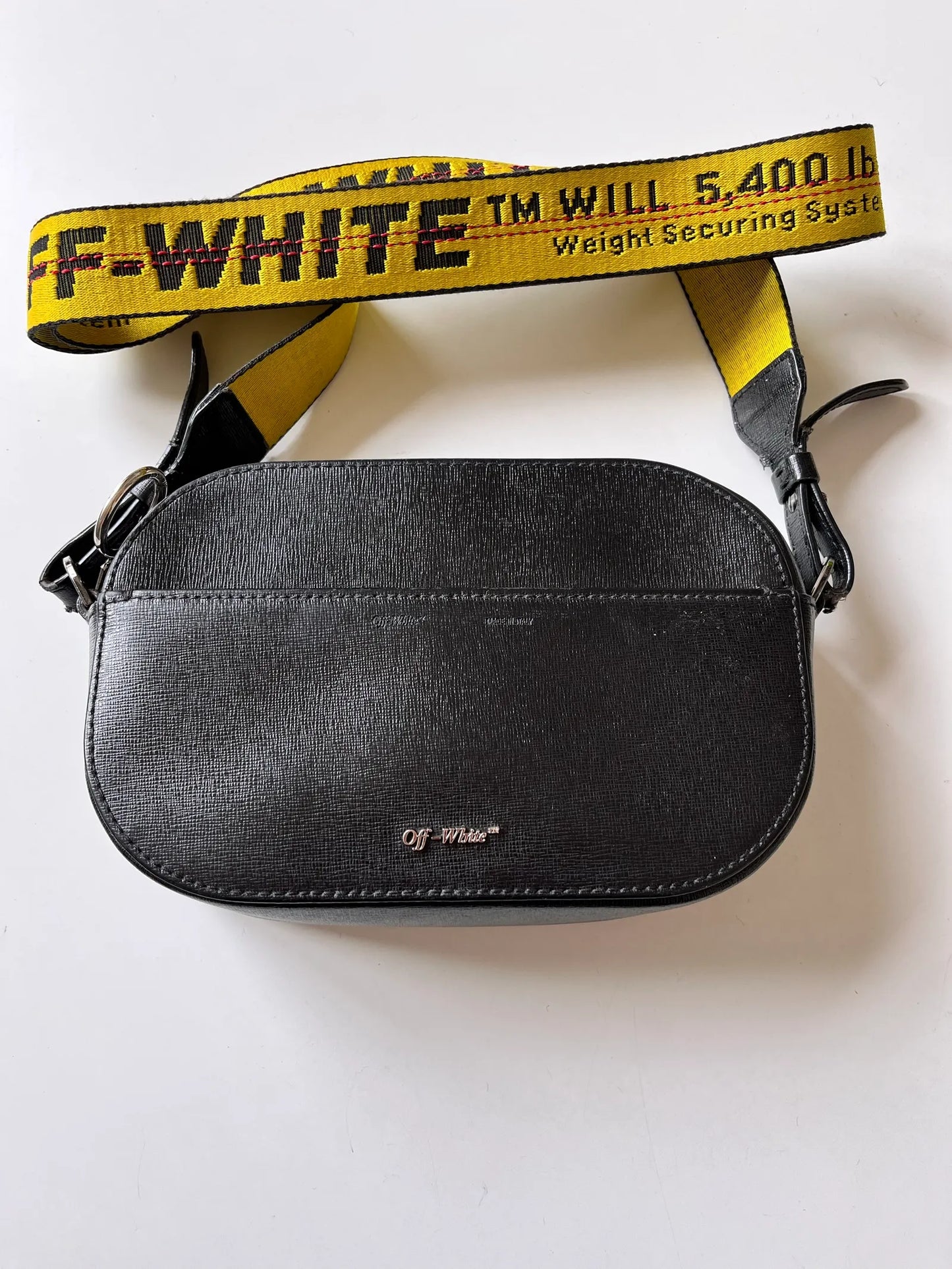 Off-White Sculpture-skinnaxelremsväska