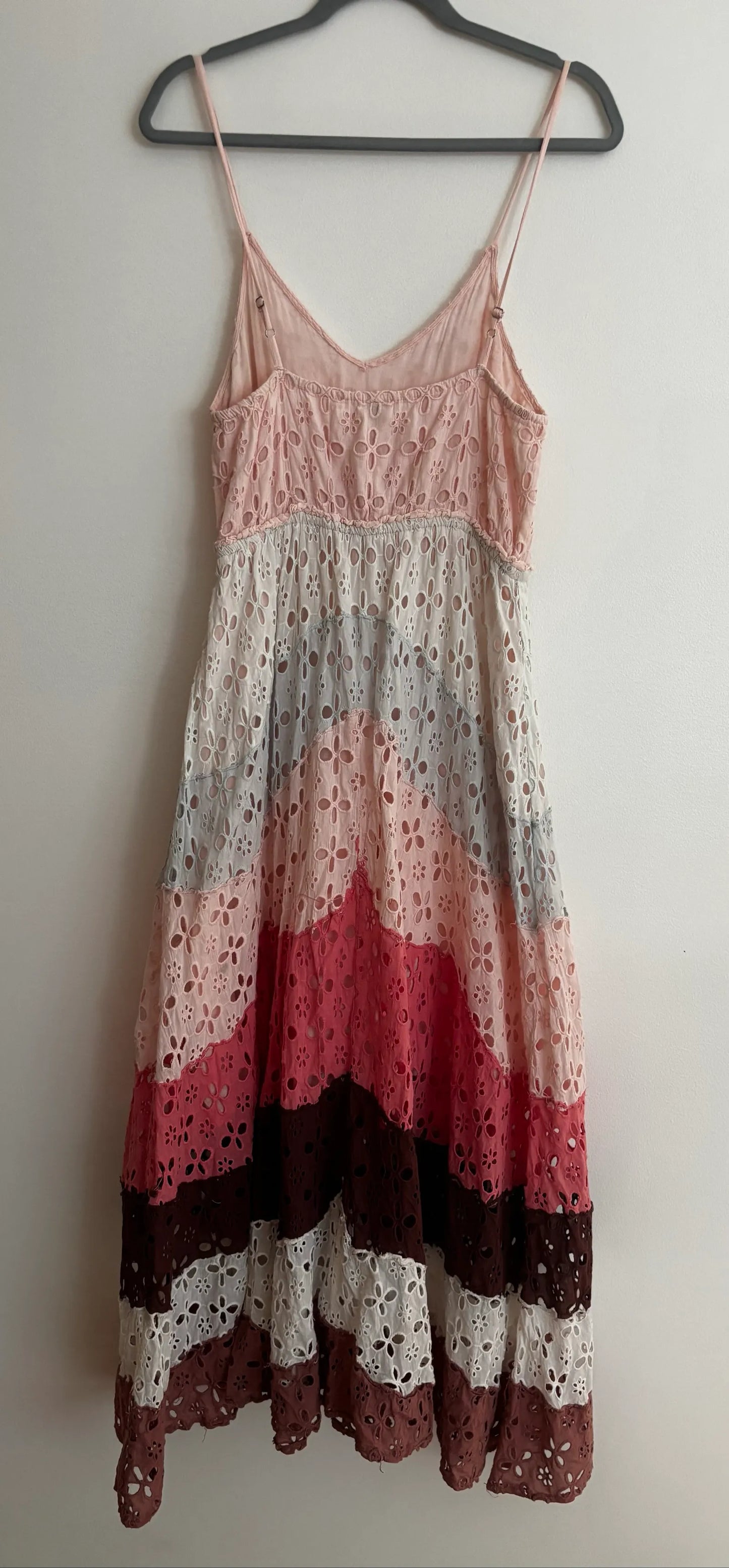 Anthropologie Raga Eyelet Maxi-klänning