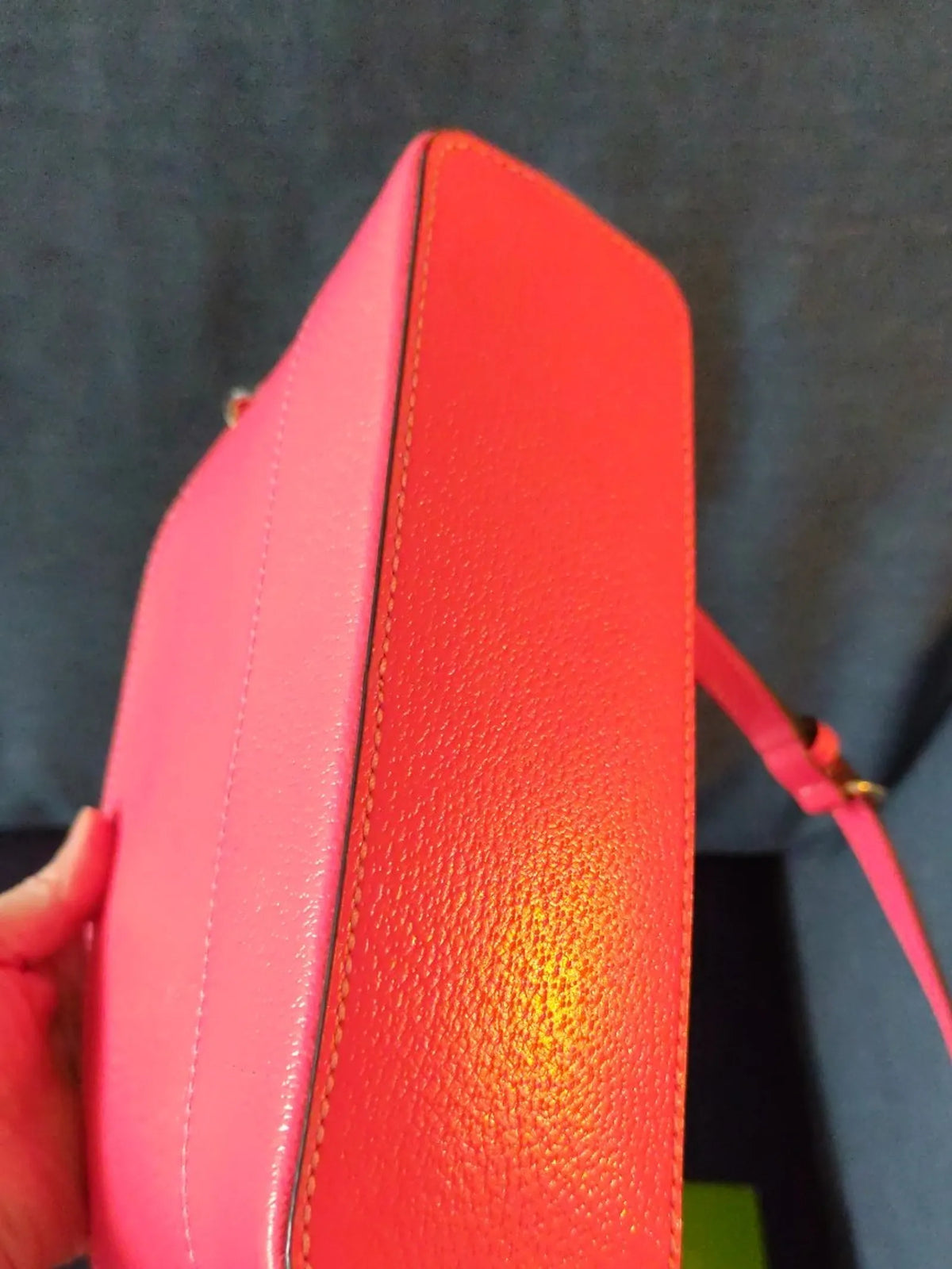 Kate Spade-skinnaxelremsväska NWOT