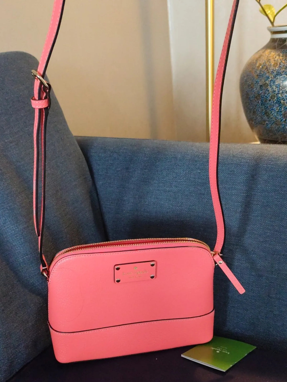 Kate Spade-skinnaxelremsväska NWOT