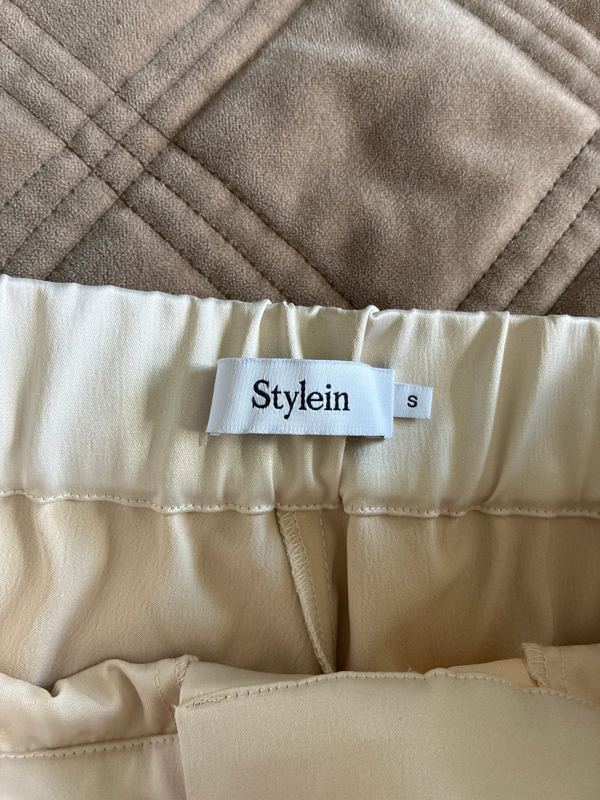 Stylein-kostymbyxor