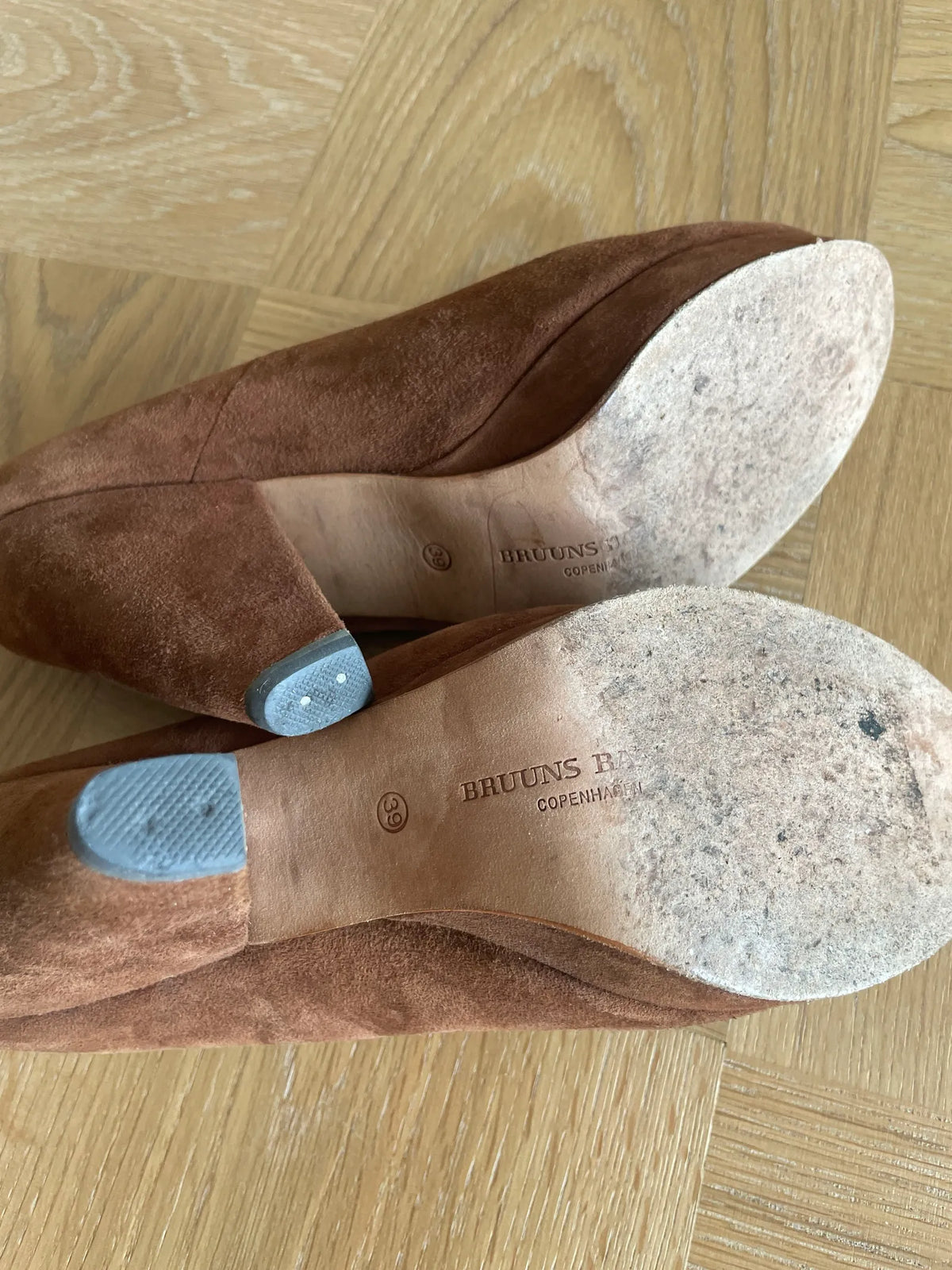 Bruuns Bazaar Heels