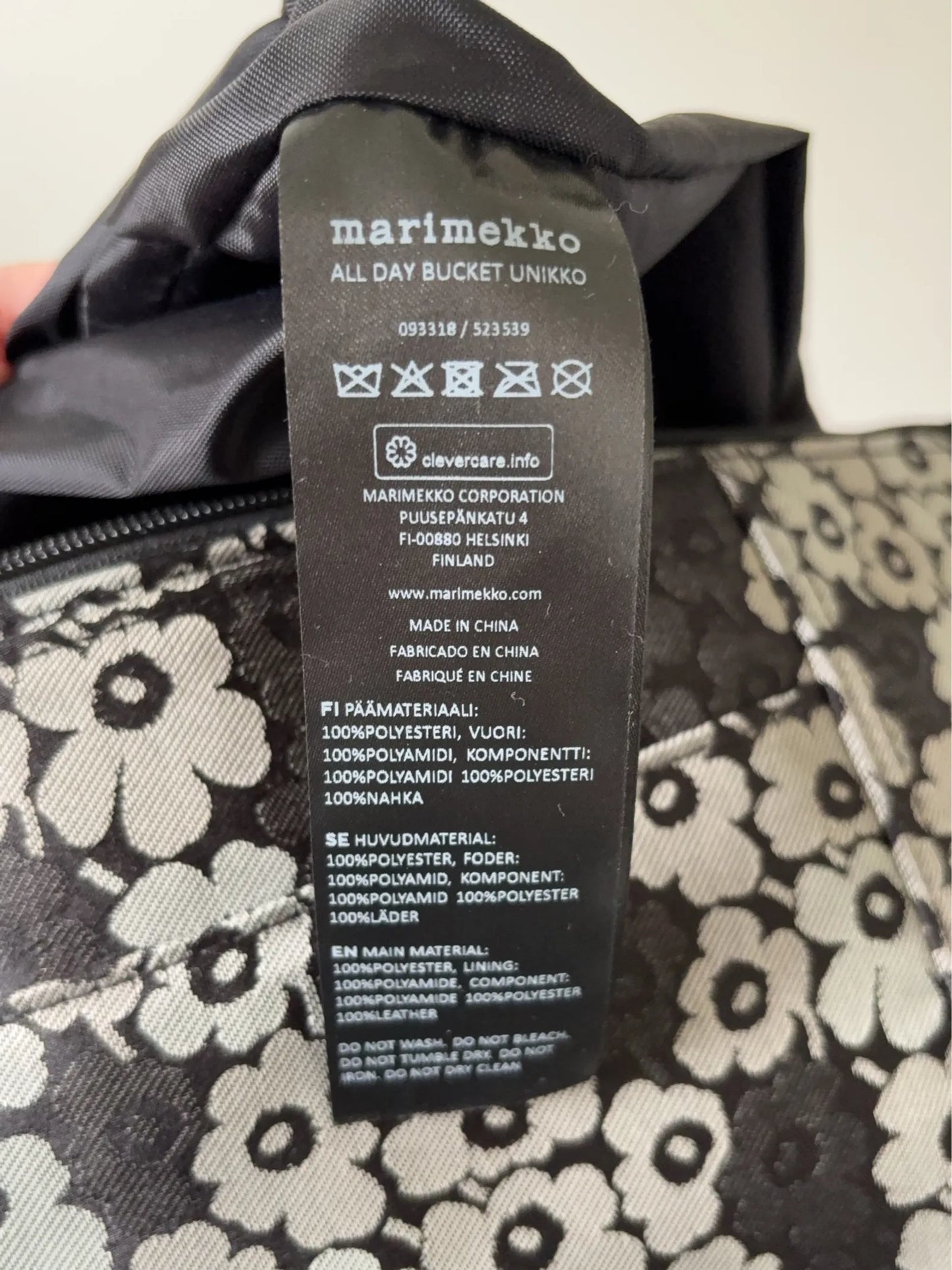 Marimekko All Day Bucket-axelremsväska NWOT