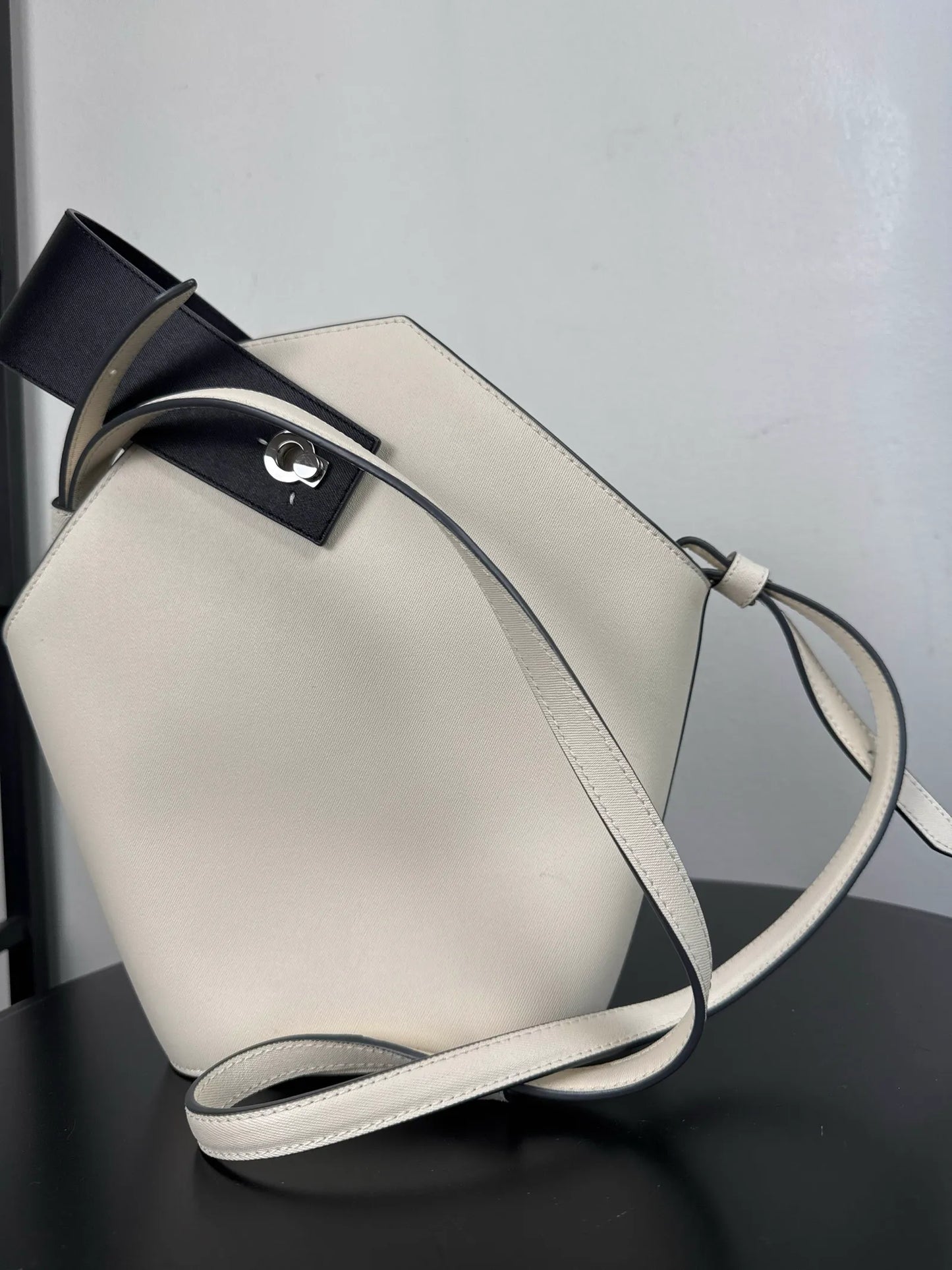 Danse Lente Johnny Bucket Bag Shoulder bag