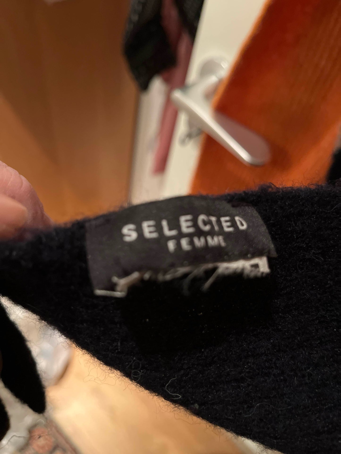 SELECTED-ullhalsduk