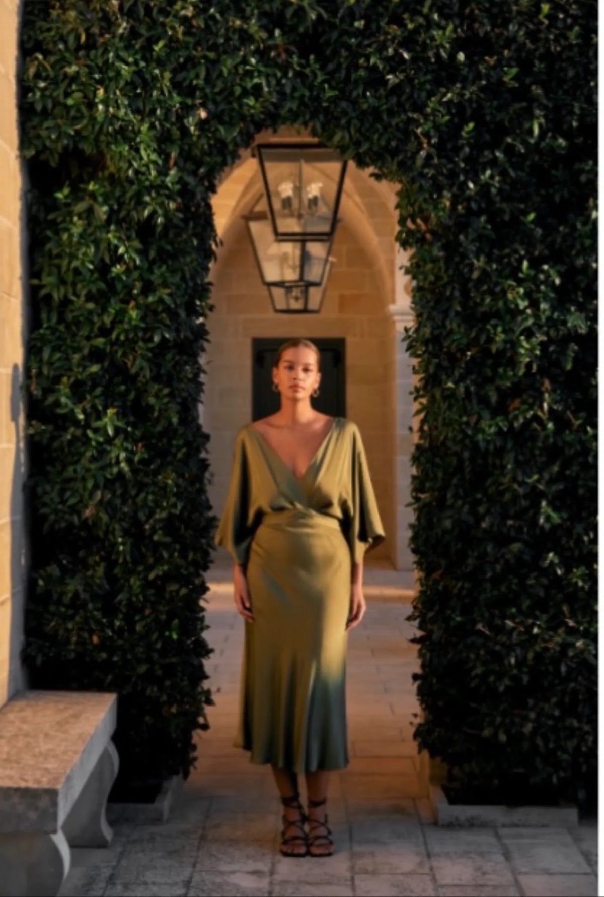 By Malina Juno V-ringad Dress