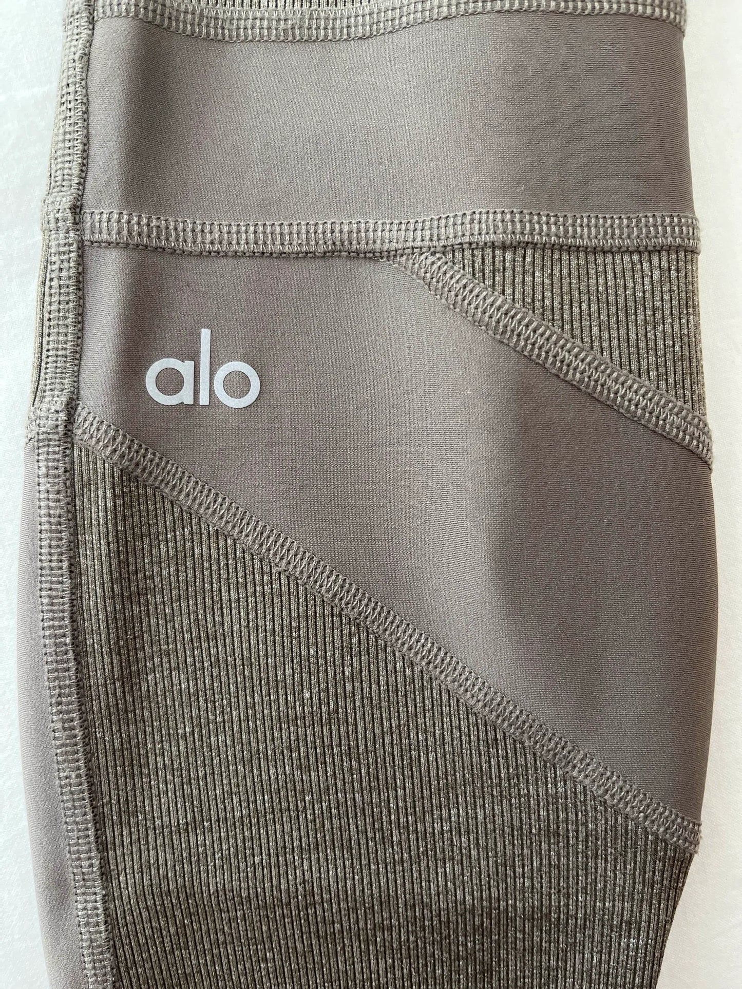 Alo-tights