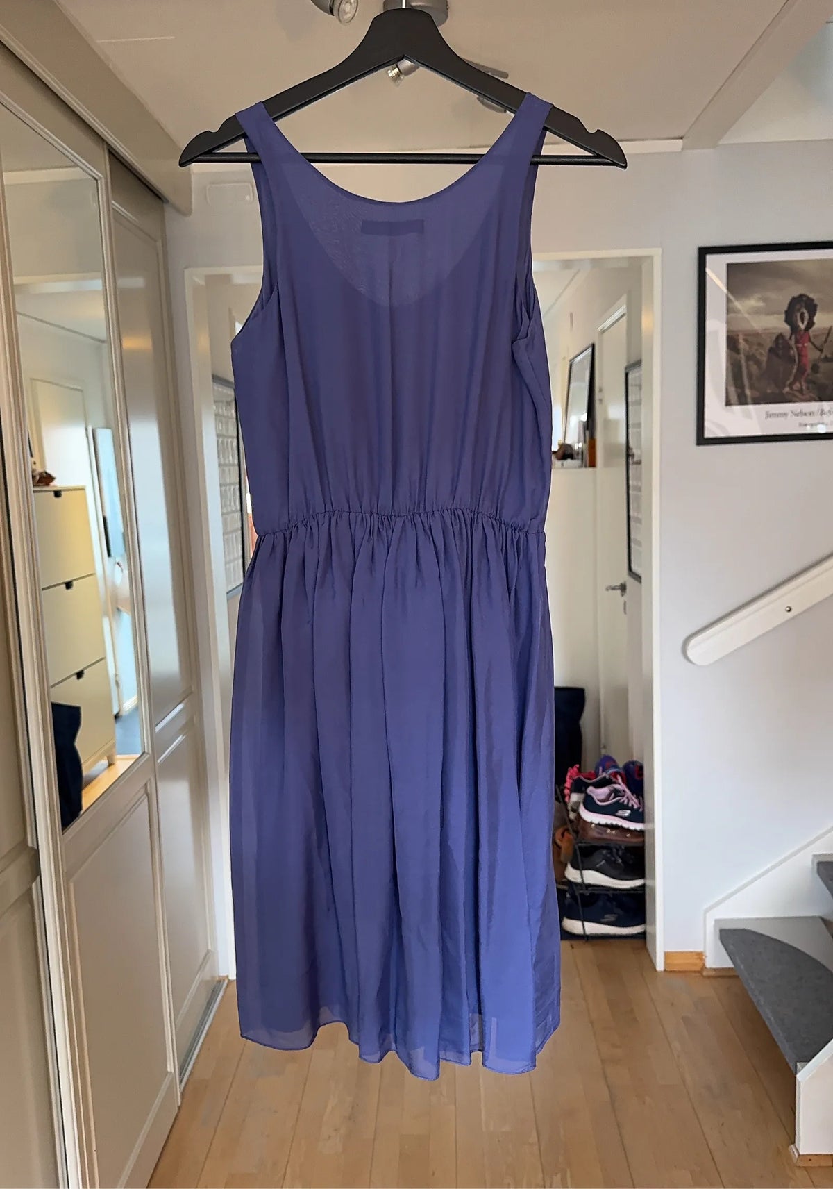 Filippa K-sidenklänning