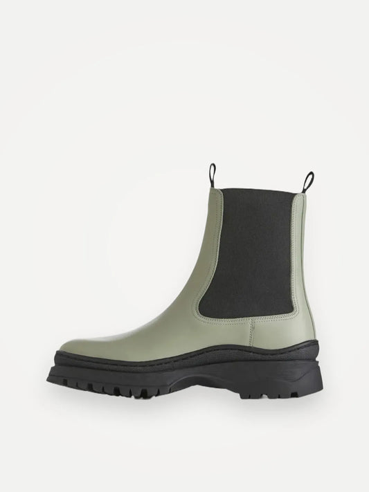 Arket Chunky Leather Boots