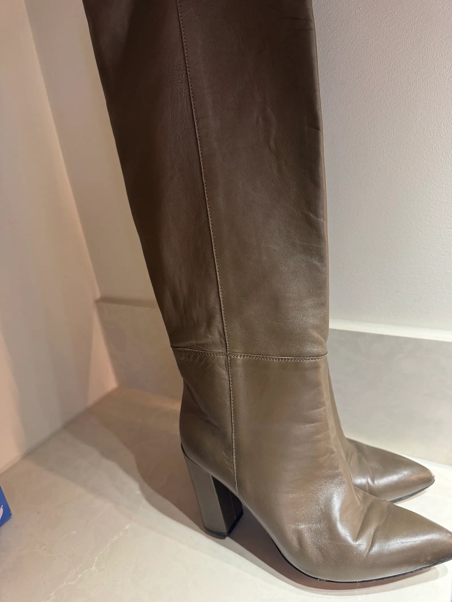 K.Cobler-skinnboots