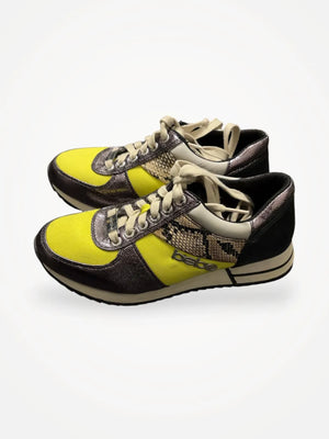 Bebe . Sneakers