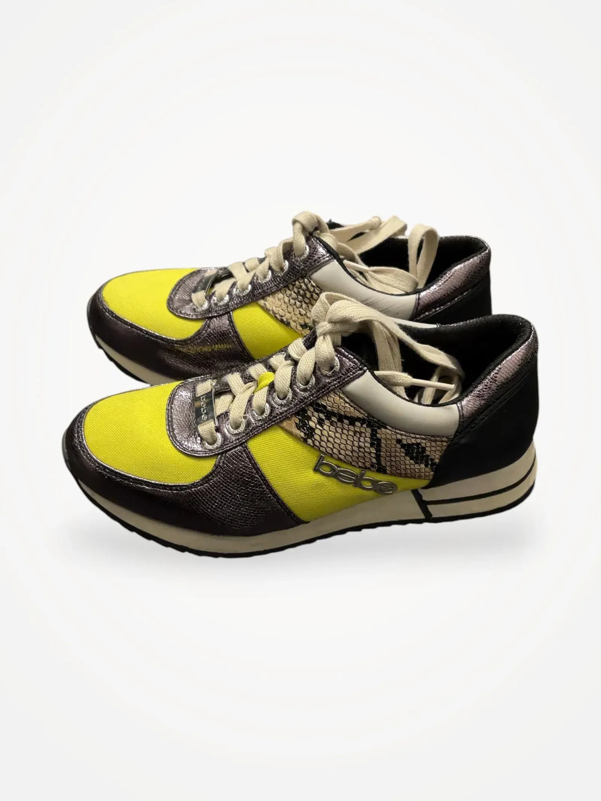 Bebe . Sneakers