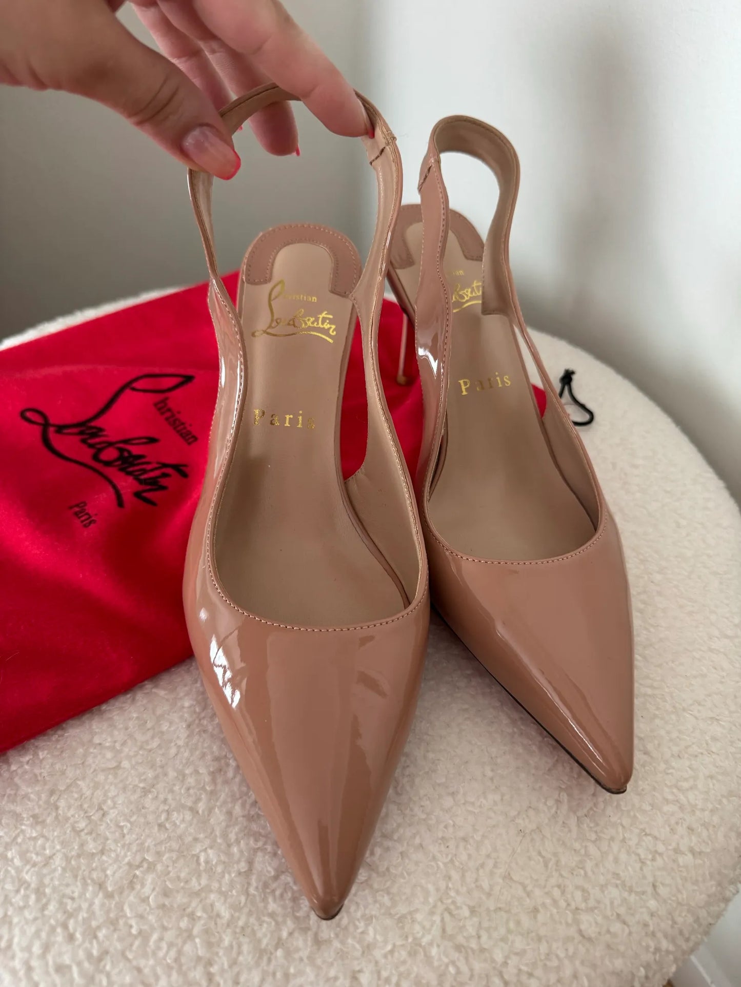 Christian Louboutin-skinnklackar NWOT