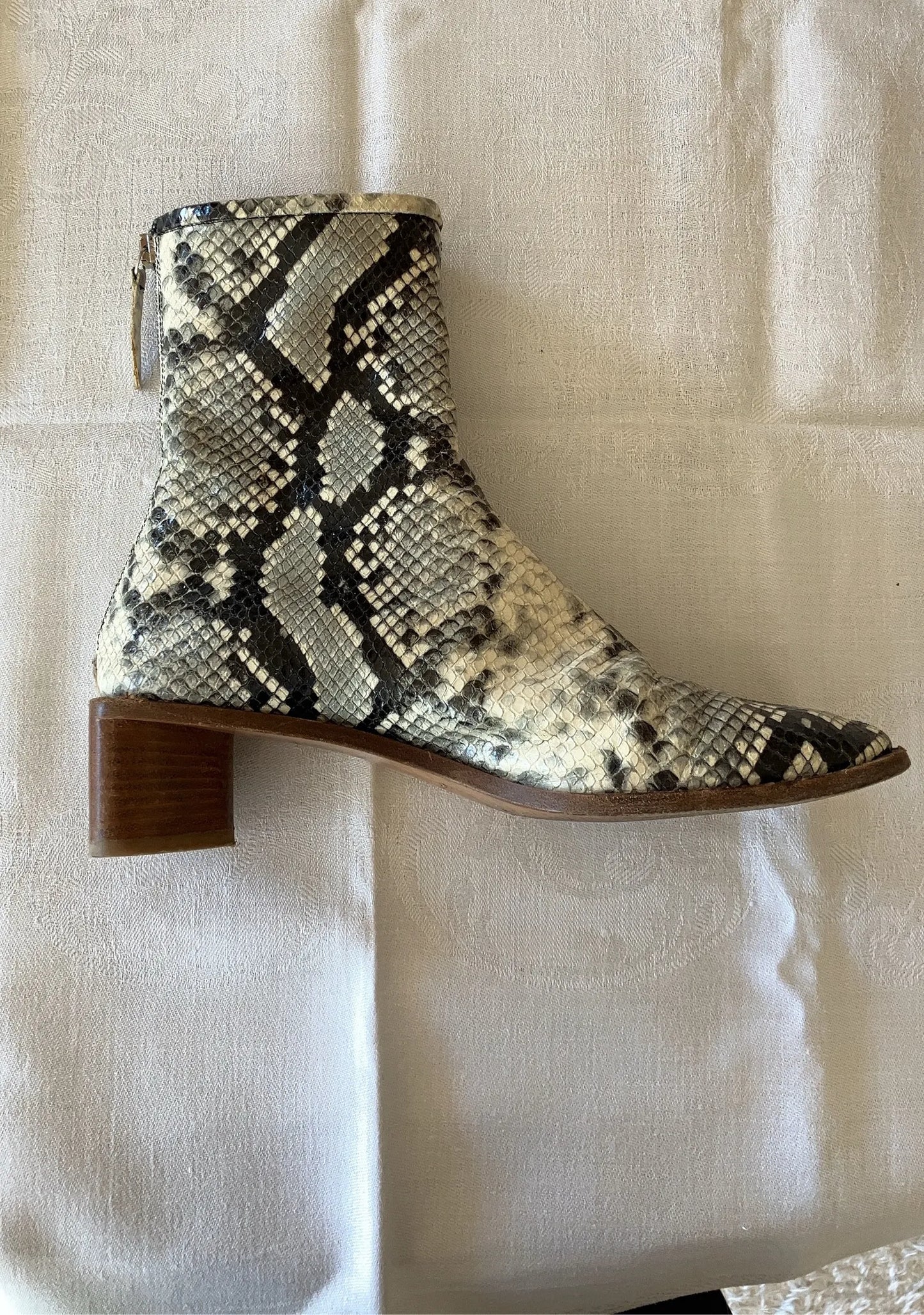 Acne Studios-skinnboots