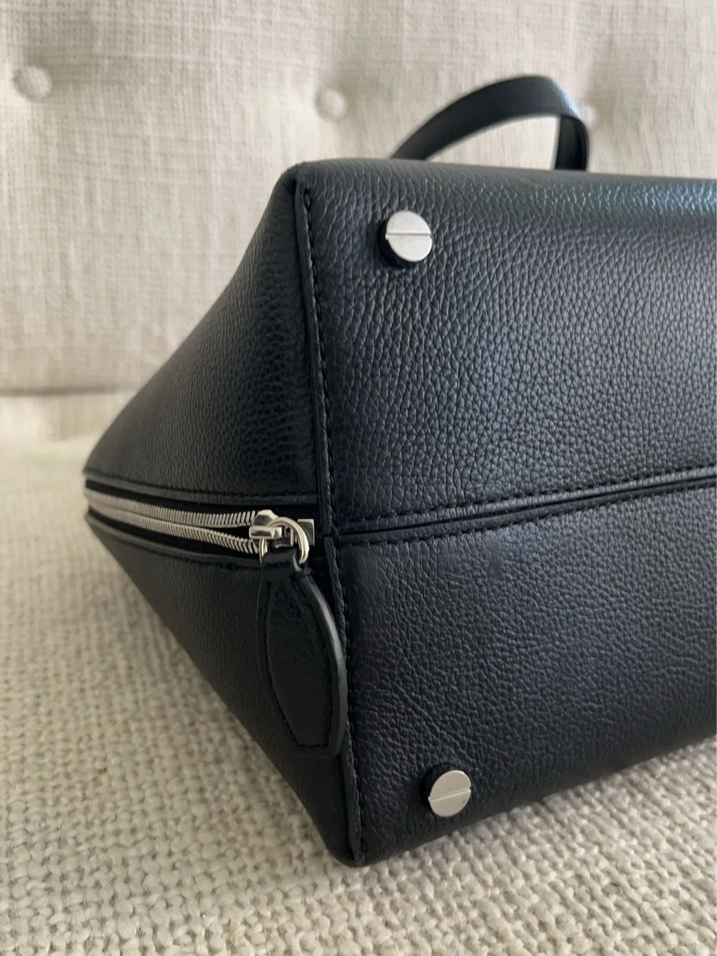 Toteme Medium Grained Day Tote-skinnhandväska