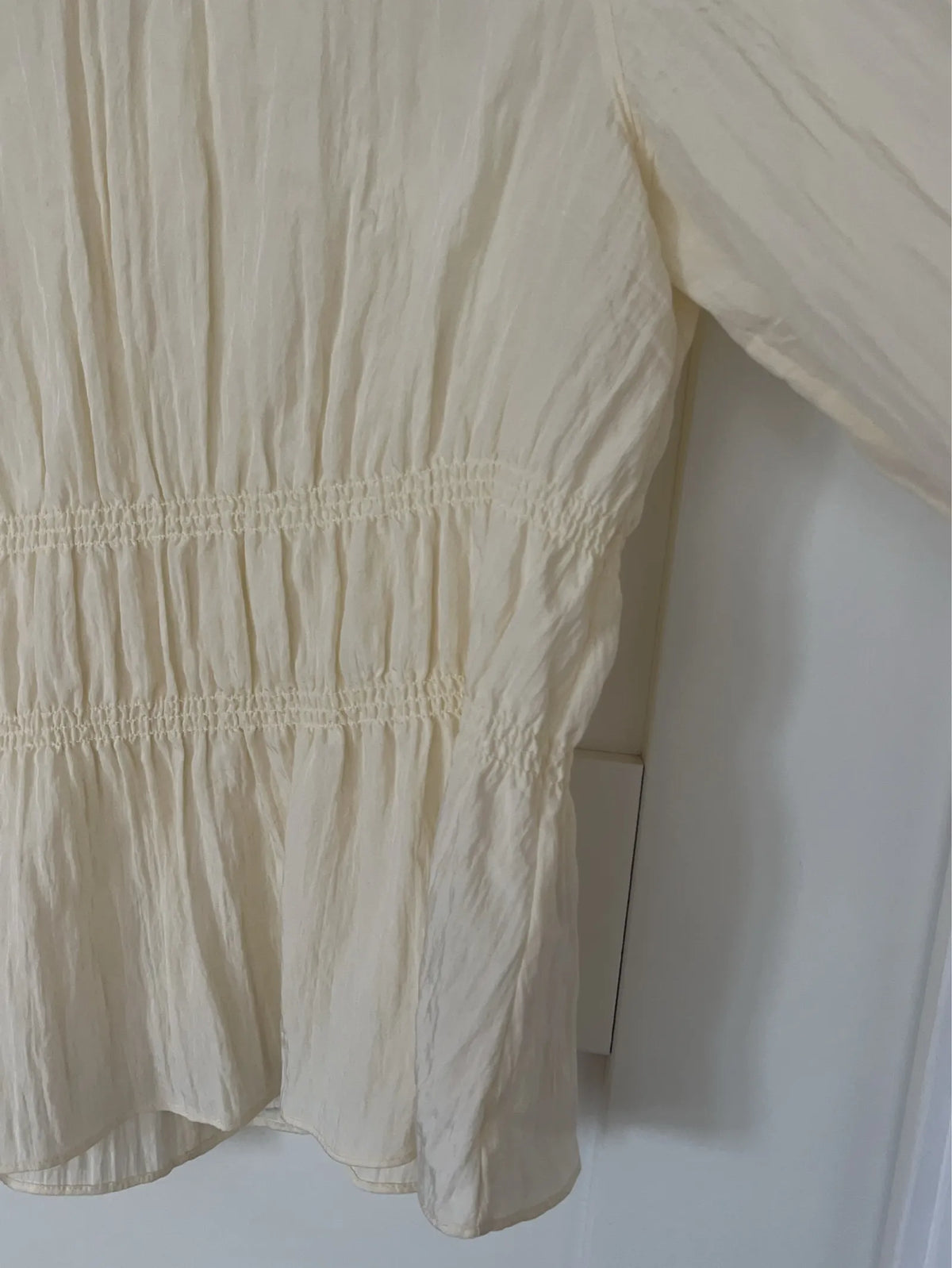 Arket-blus