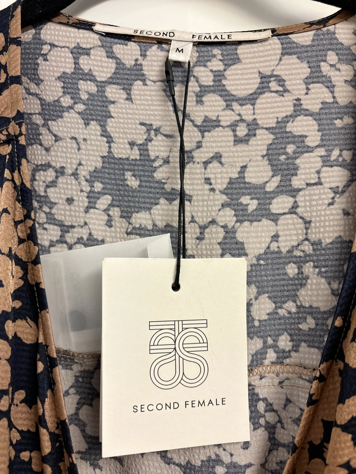Second Female-klänning NWT