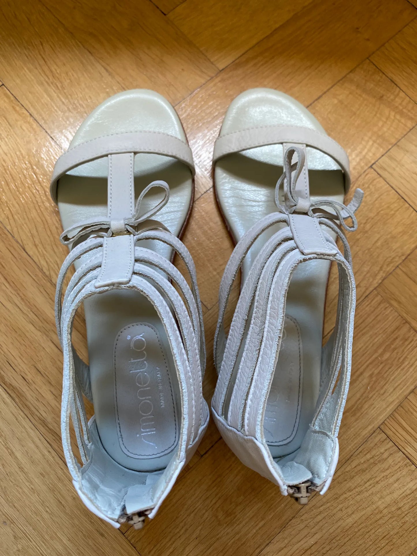 Simonetta Kips Ivory-skinnsandaler