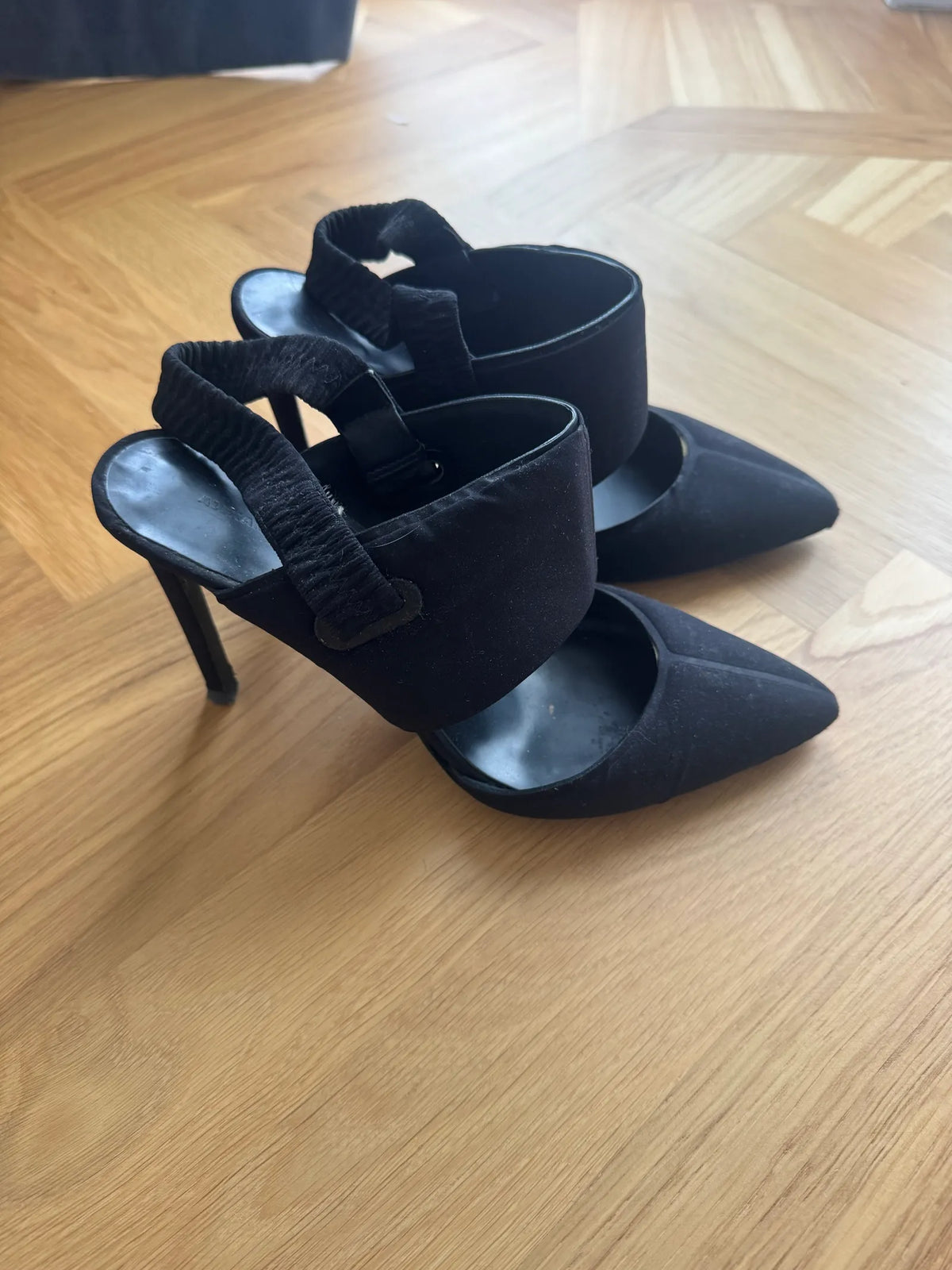Alexander Wang-klackar