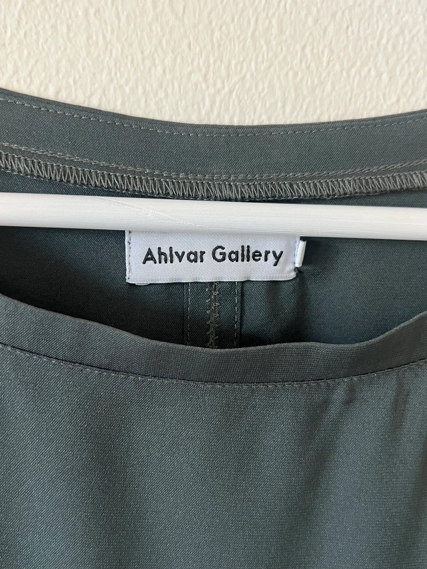 Ahlvar Gallery-sidenblus
