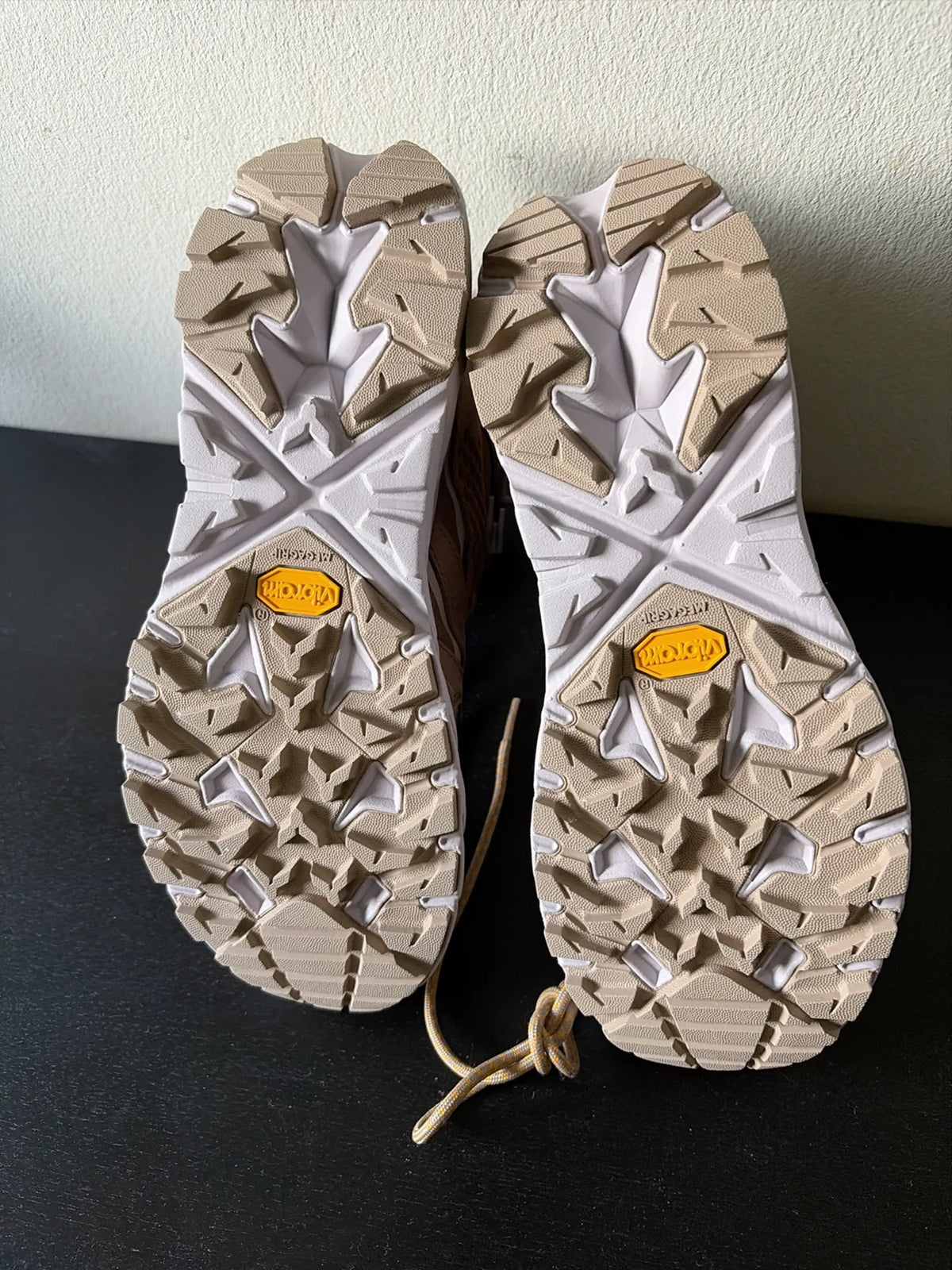 HOKA Anacapa-kängor NWOT