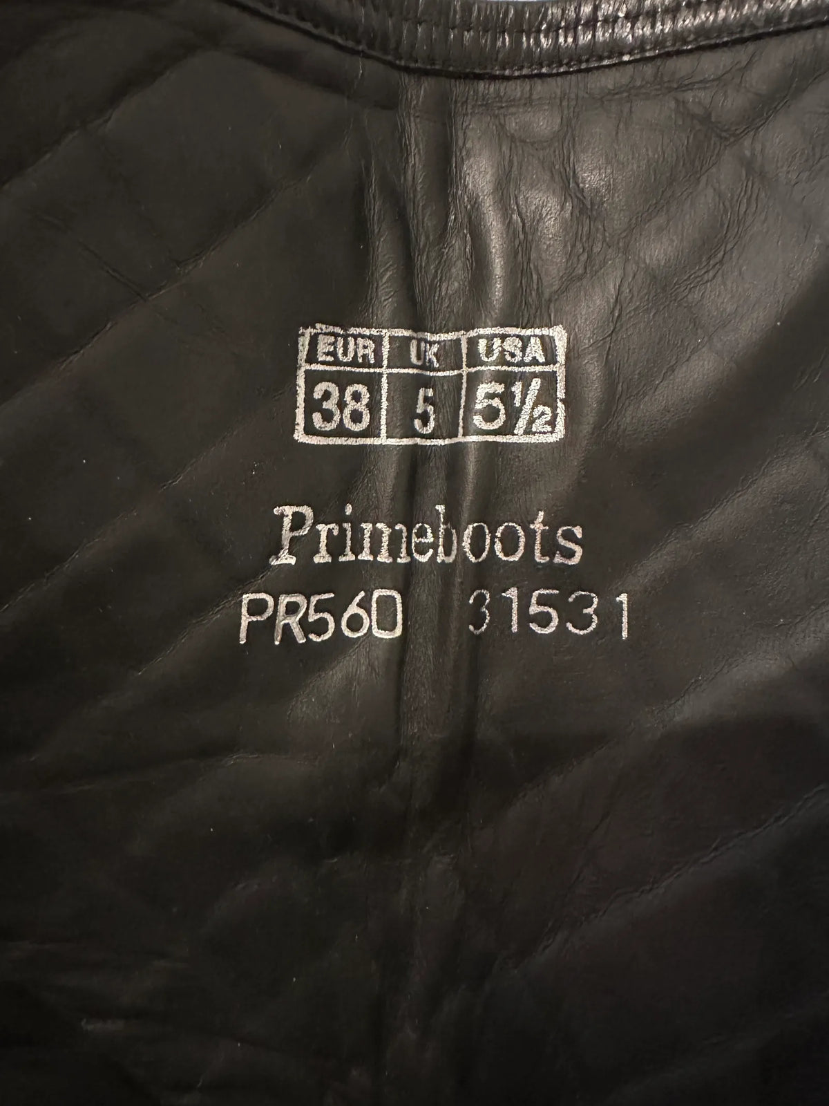 Primeskinnboots-boots