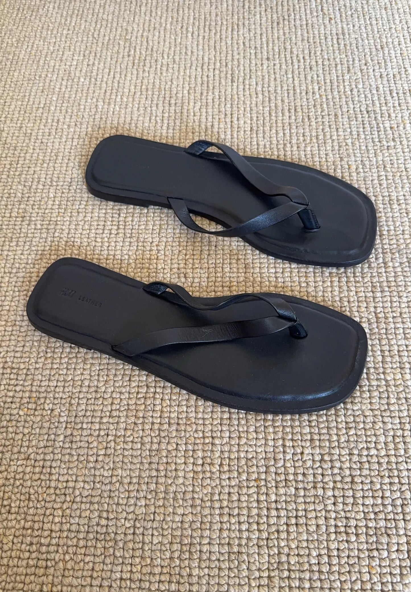H&M-skinnflip-flops