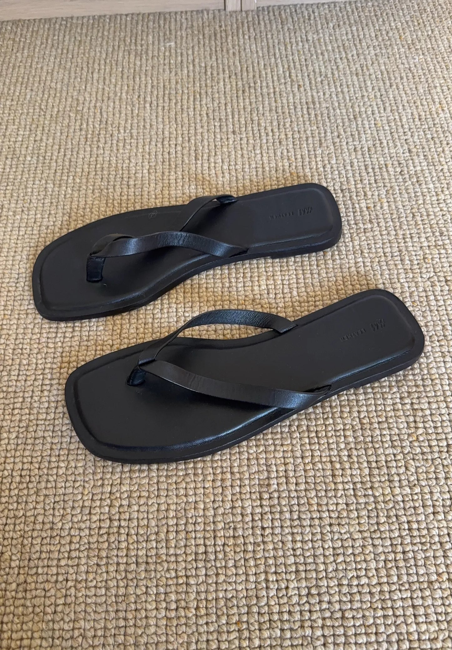 H&M-skinnflip-flops