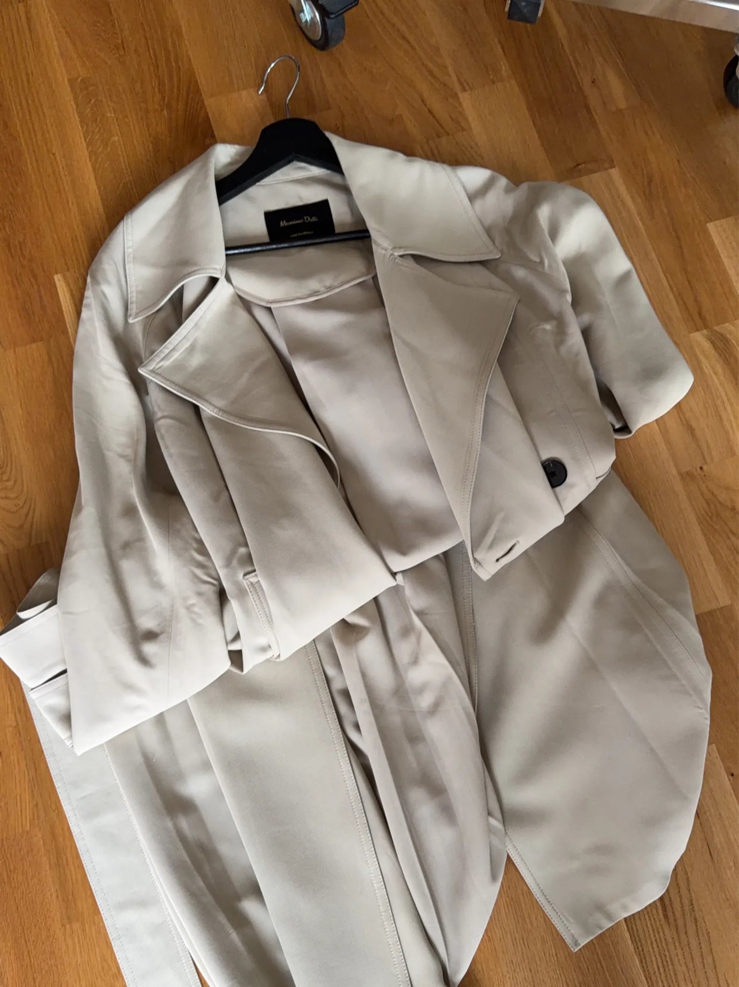Massimo Dutti-trenchcoat NWOT