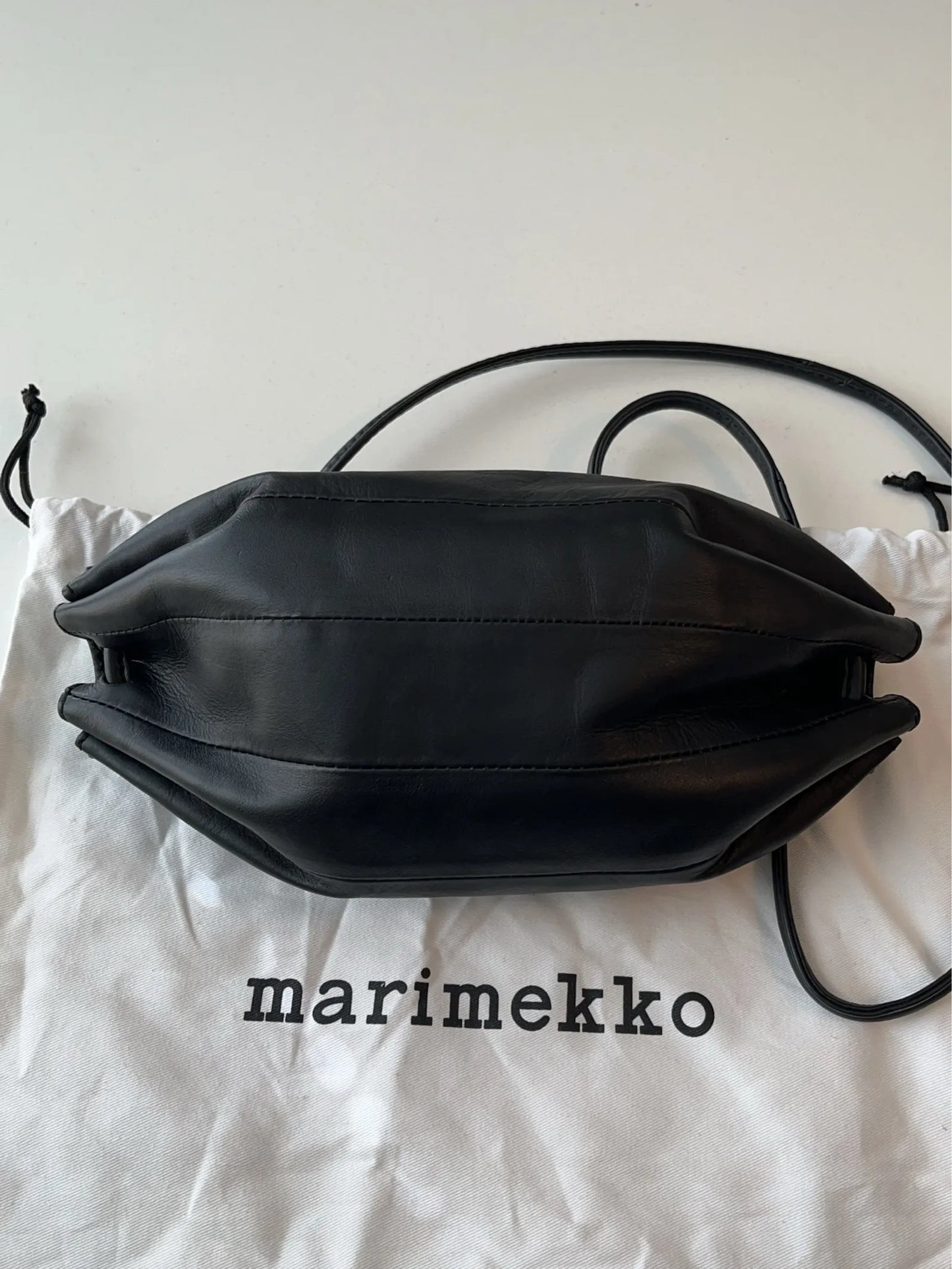 Marimekko Pikku Karla-skinnaxelremsväska NWOT