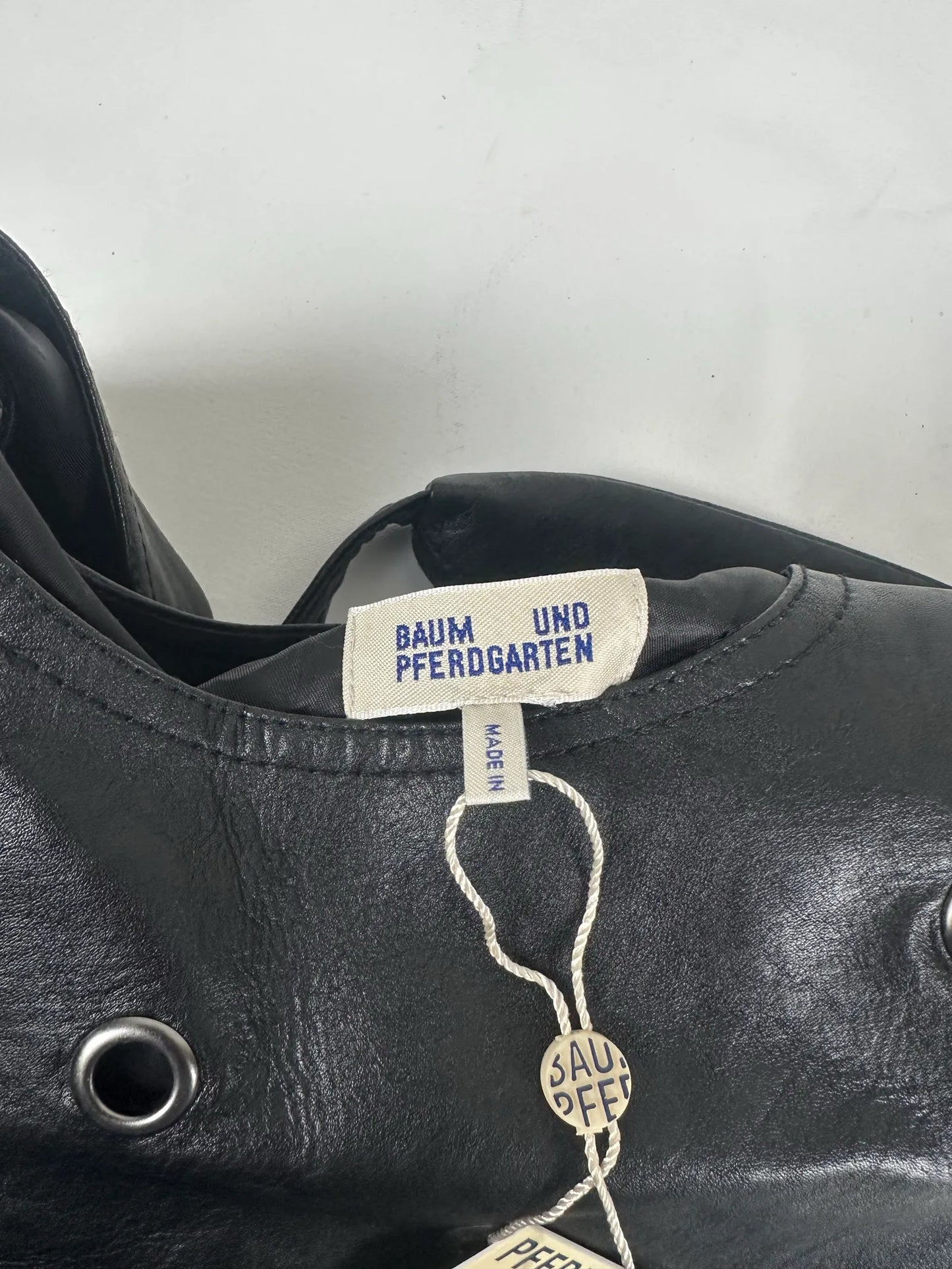 Baum und Pferdgarten Kleo Shoulder Bag-skinnhandväska NWT