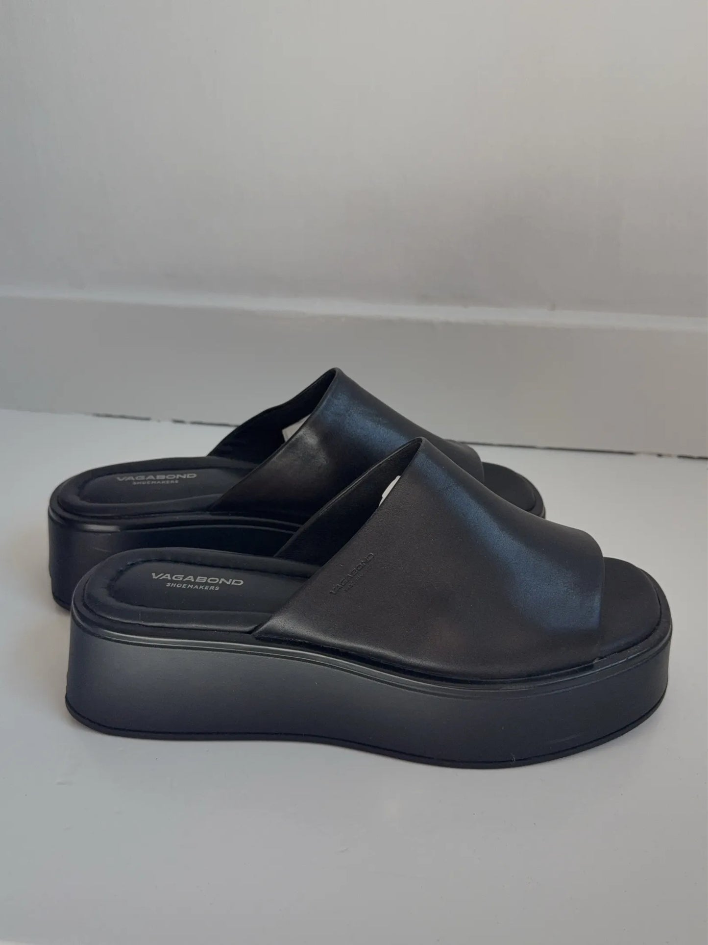 Vagabond Courtney-skinnsandaler NWOT