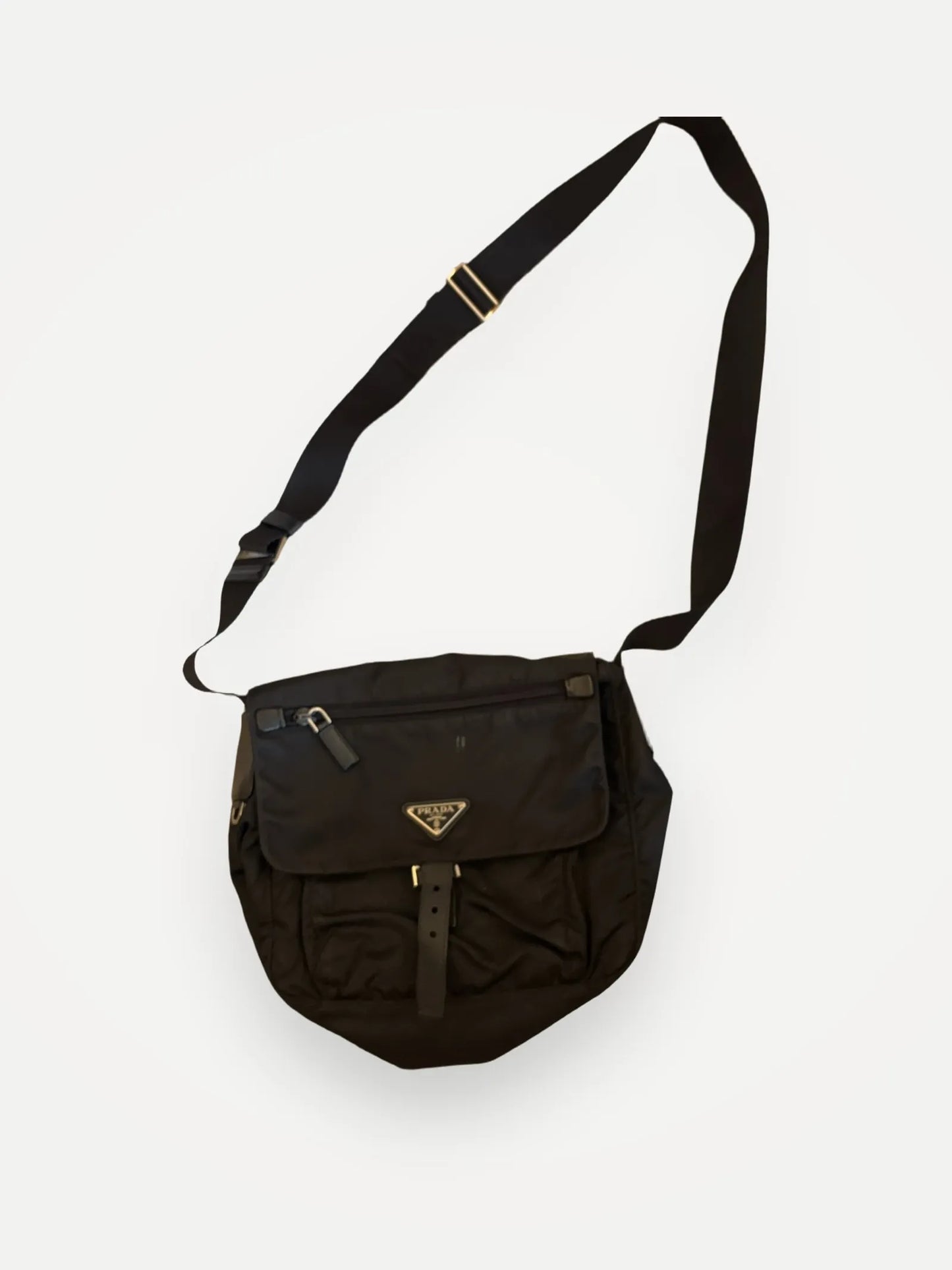 Prada-axelremsväska