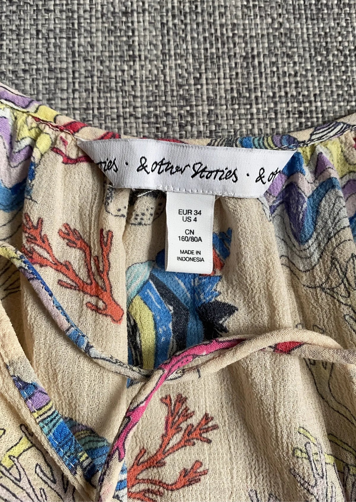 & Other Stories-blus