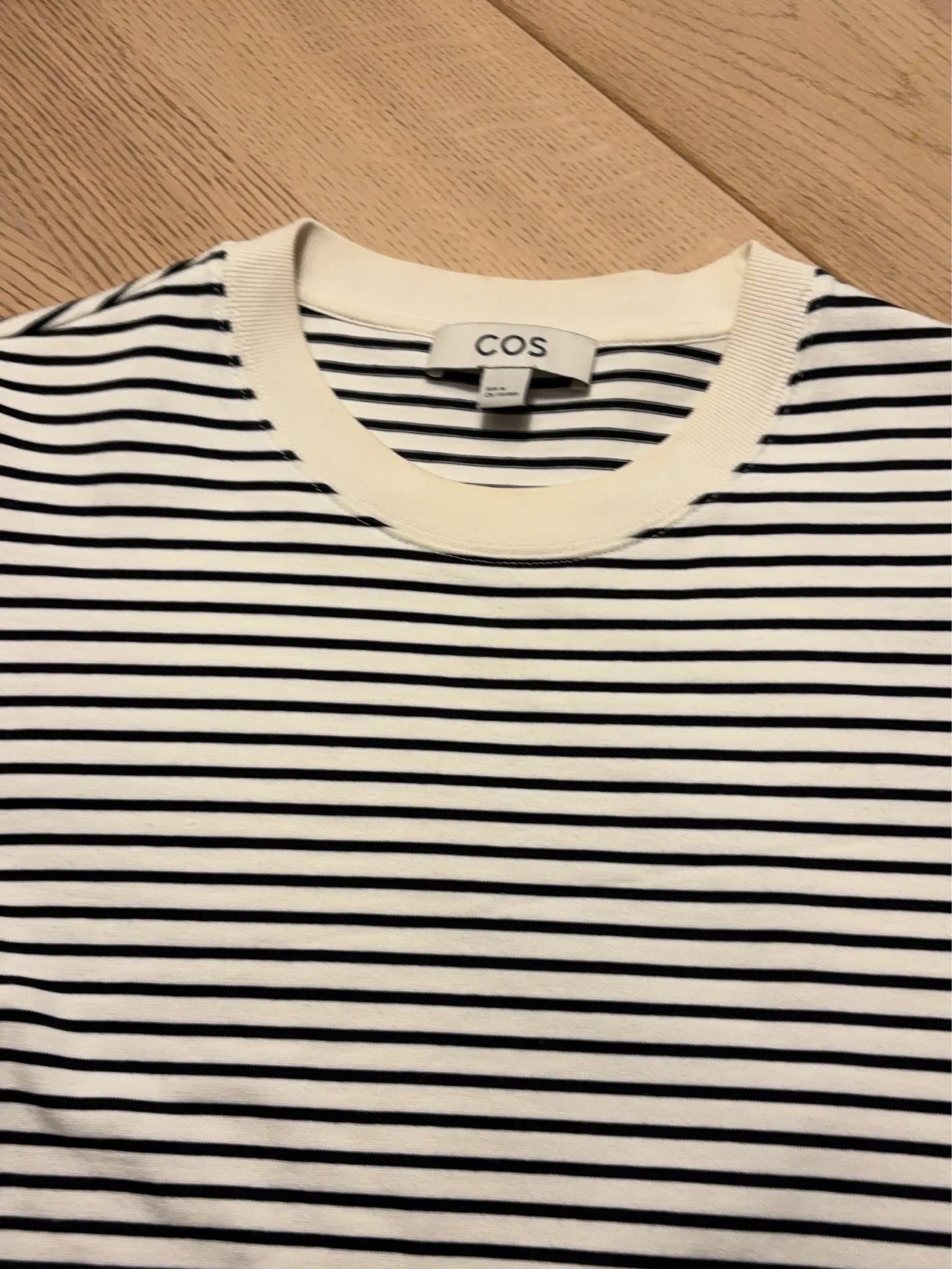 Cos T-shirt