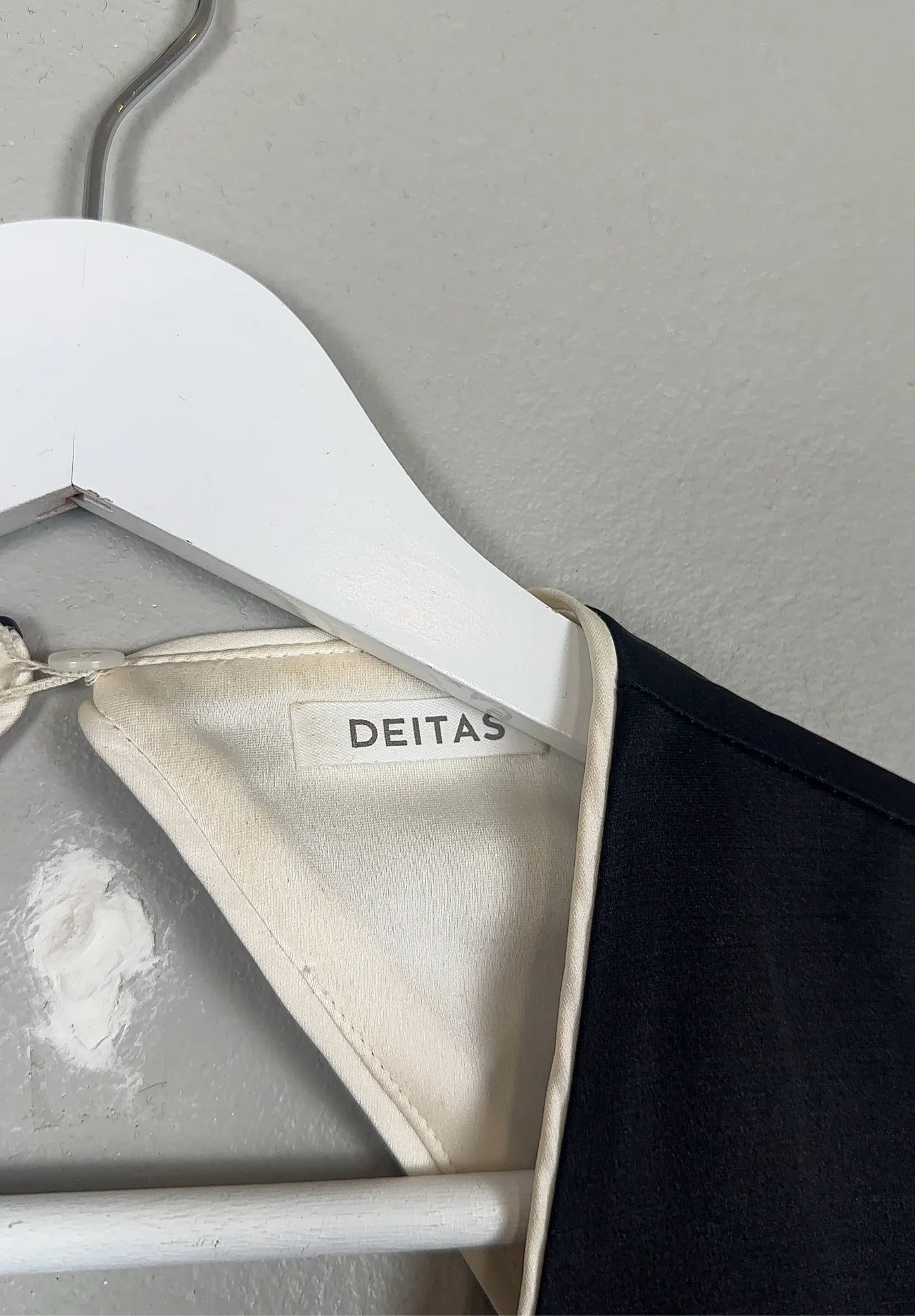 Deitas Dress