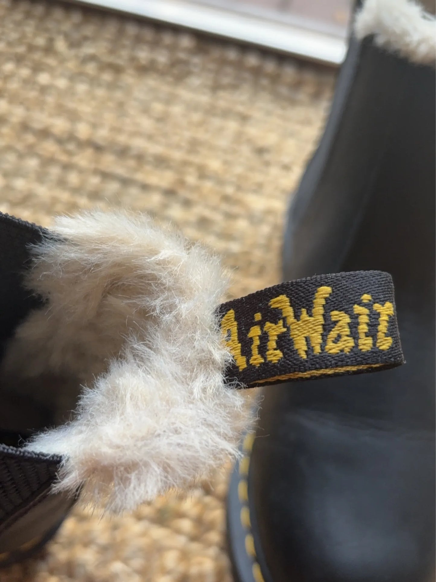 Dr. Martens Leonore-skinnvinterskor NWOT