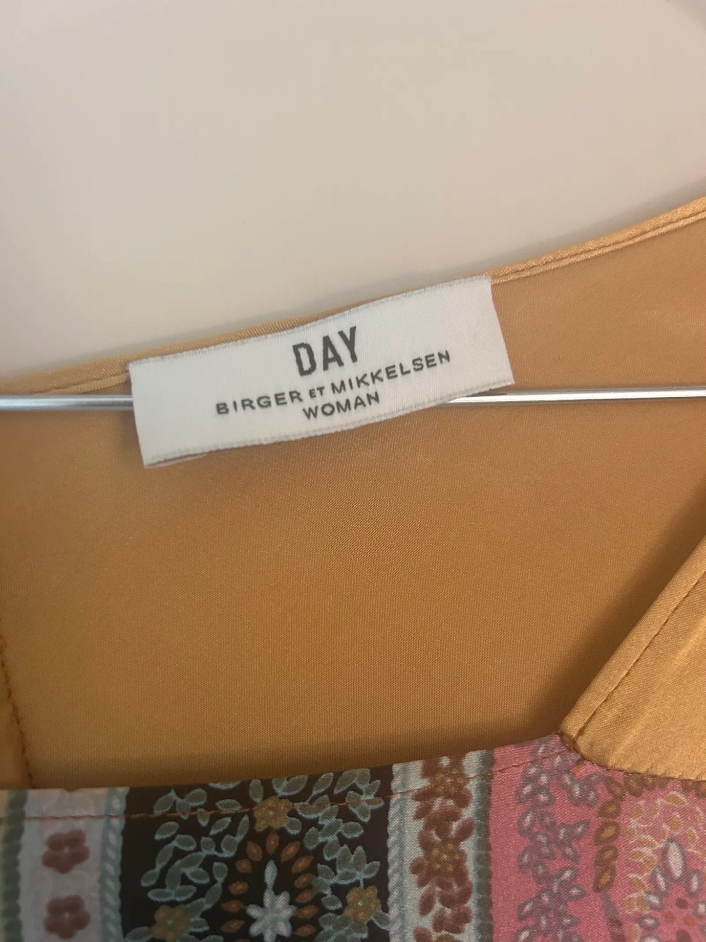 DAY Birger & Mikkelsen-sidenklänning