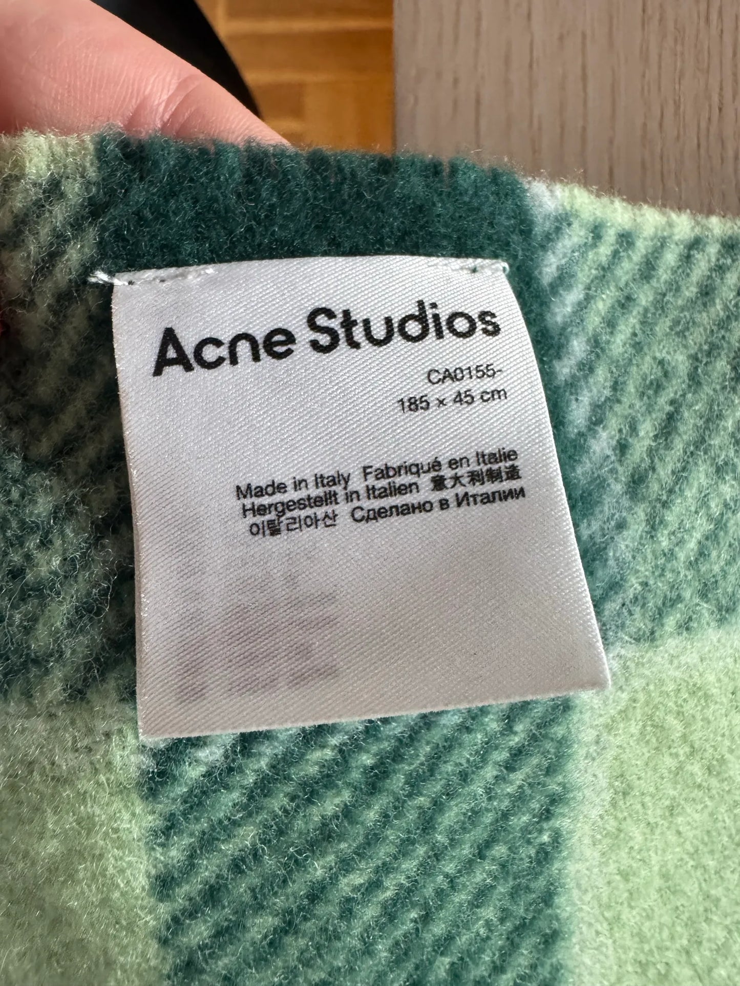 Acne Studios-ullhalsduk NWOT