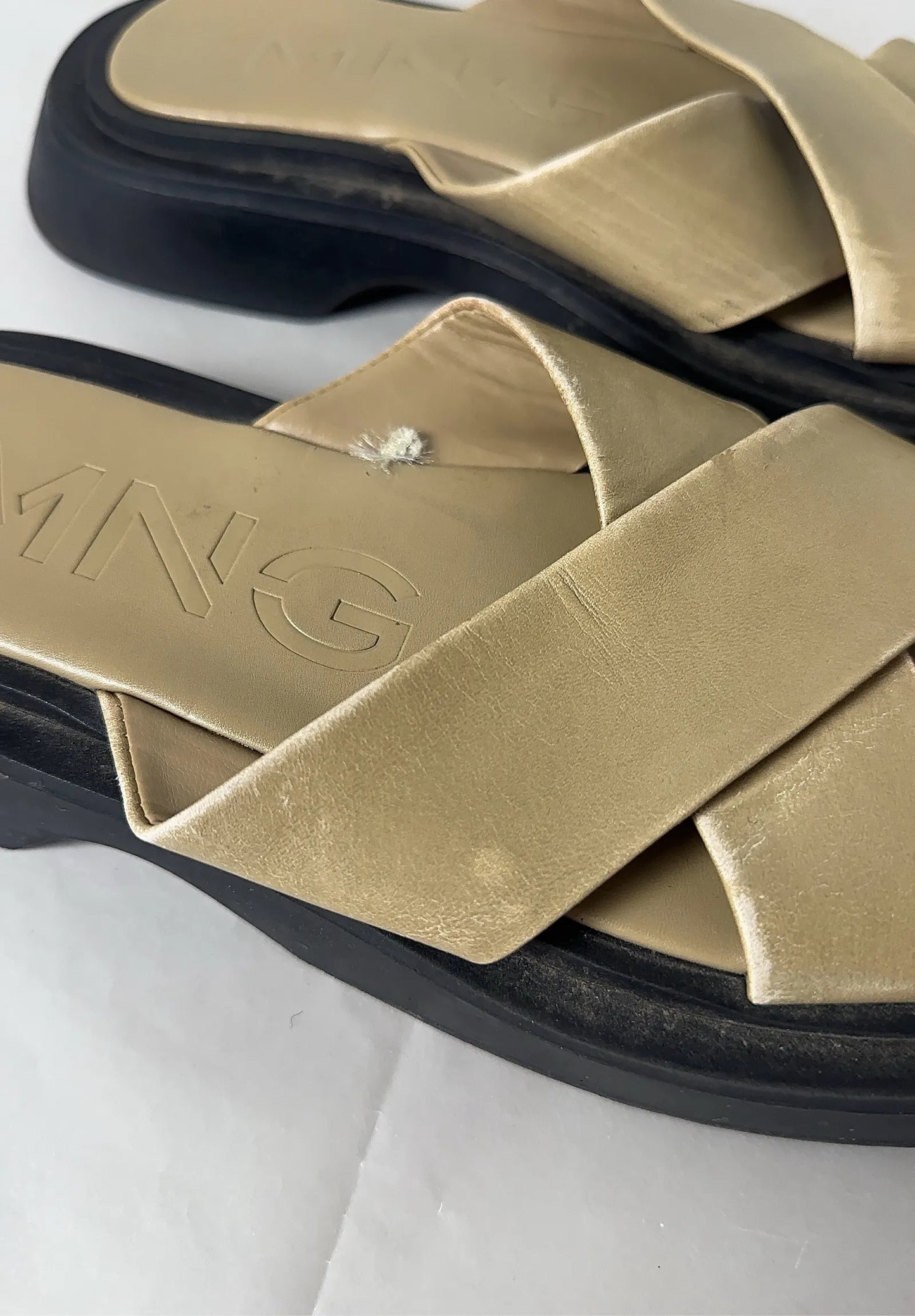 Mng-skinnsandaler